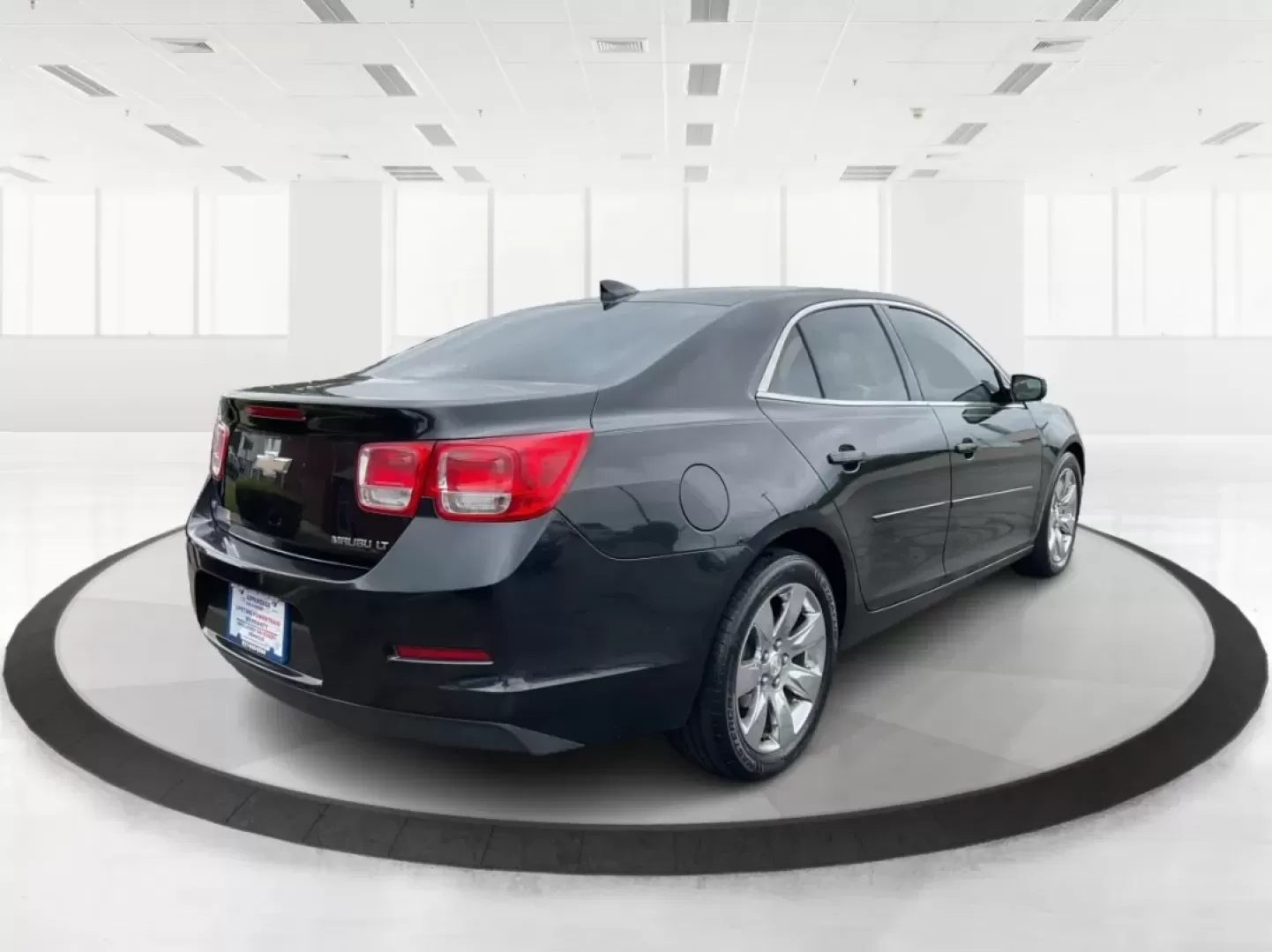 2015 Chevrolet Malibu 2LT (1G11D5SL9FF) with an ECOTEC 2.5L I-4 gasoline direct injection engine, located at 1099 N County Rd 25A , Troy, OH, 45373, (937) 908-9800, 40.057079, -84.212883 - Discover the perfect blend of style, performance, and affordability with the 2015 Chevrolet Malibu 2LT, available now at Advantage Car and Credit in Fairborn, OH. Whether you're commuting to work, ferrying the kids to school, or planning weekend getaways, this reliable sedan is designed to enhance y - Photo#2