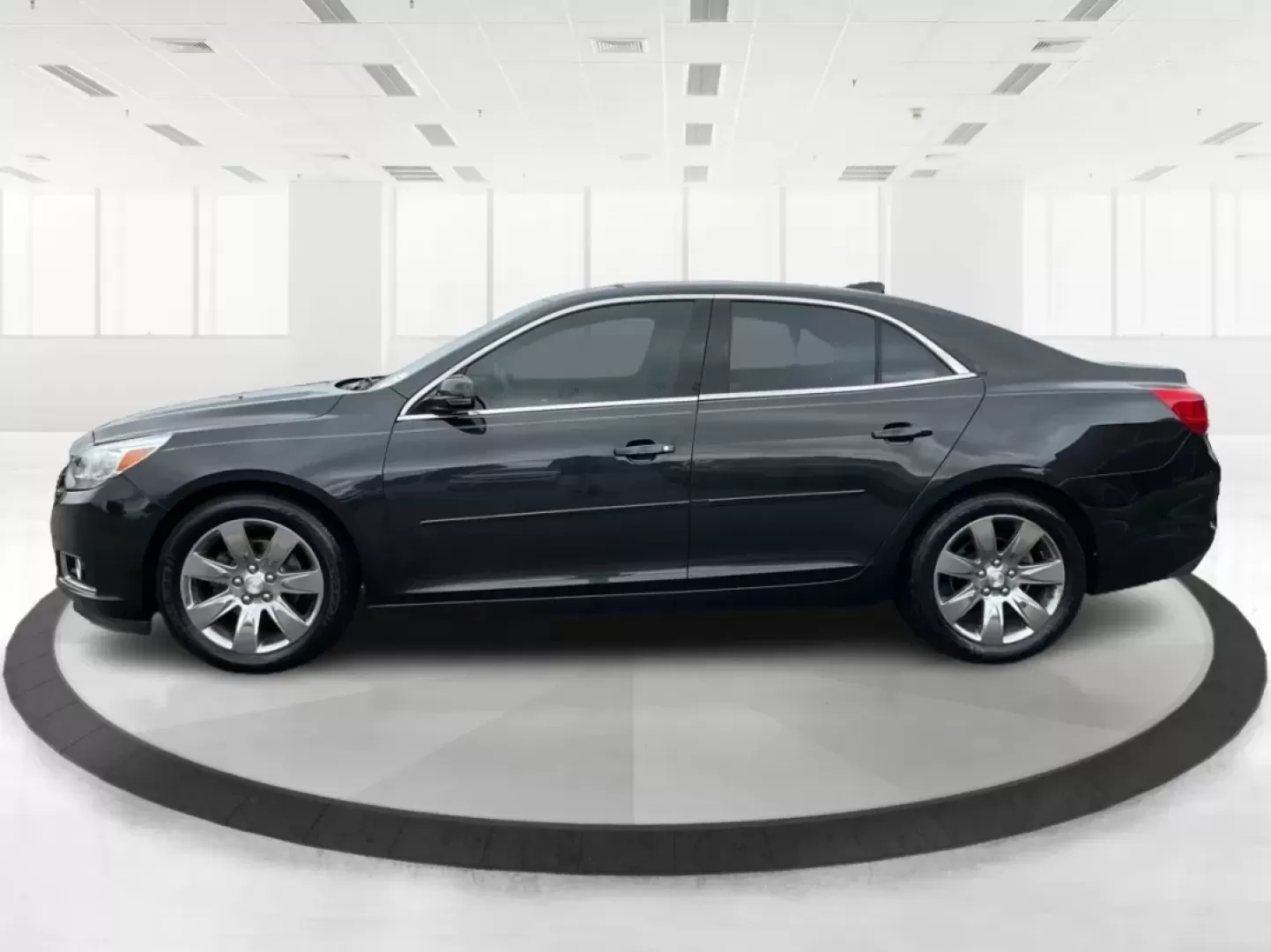 2015 Chevrolet Malibu 2LT (1G11D5SL9FF) with an ECOTEC 2.5L I-4 gasoline direct injection engine, located at 1099 N County Rd 25A , Troy, OH, 45373, (937) 908-9800, 40.057079, -84.212883 - Discover the perfect blend of style, performance, and affordability with the 2015 Chevrolet Malibu 2LT, available now at Advantage Car and Credit in Fairborn, OH. Whether you're commuting to work, ferrying the kids to school, or planning weekend getaways, this reliable sedan is designed to enhance y - Photo#5