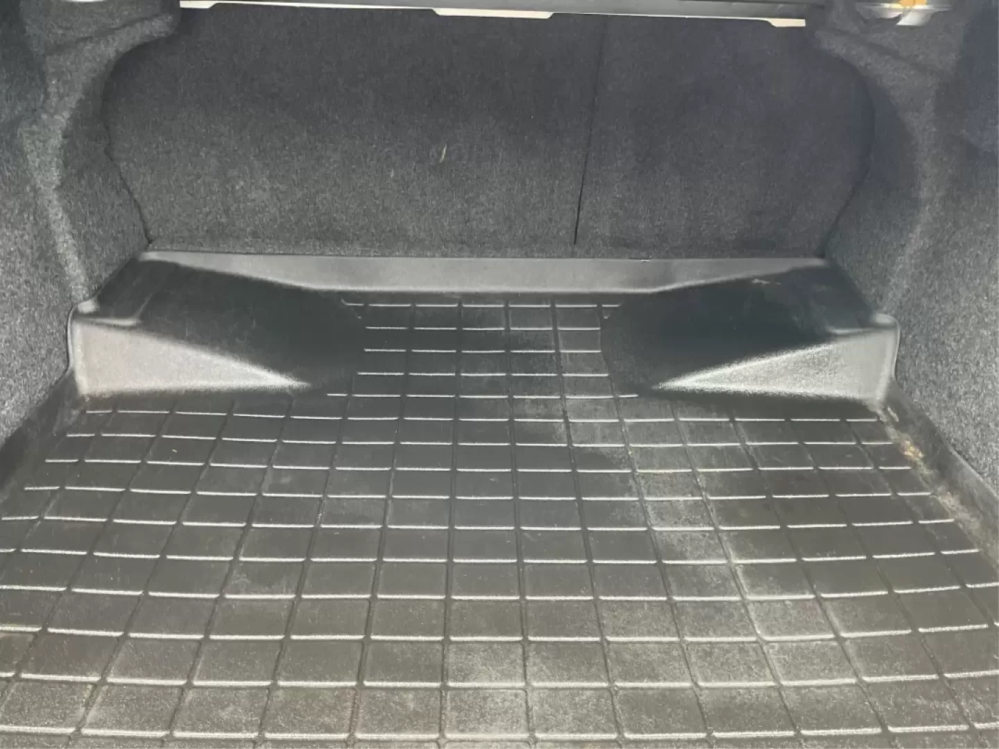 2015 Chevrolet Malibu 2LT (1G11D5SL9FF) with an ECOTEC 2.5L I-4 gasoline direct injection engine, located at 1099 N County Rd 25A , Troy, OH, 45373, (937) 908-9800, 40.057079, -84.212883 - Discover the perfect blend of style, performance, and affordability with the 2015 Chevrolet Malibu 2LT, available now at Advantage Car and Credit in Fairborn, OH. Whether you're commuting to work, ferrying the kids to school, or planning weekend getaways, this reliable sedan is designed to enhance y - Photo#12