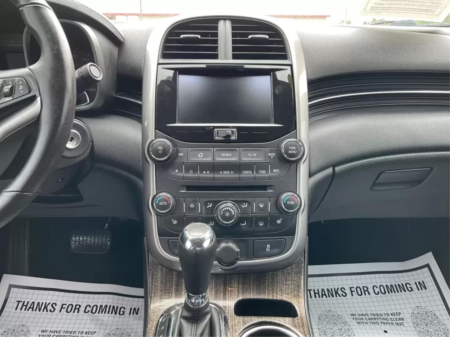 2015 Chevrolet Malibu 2LT (1G11D5SL9FF) with an ECOTEC 2.5L I-4 gasoline direct injection engine, located at 1099 N County Rd 25A , Troy, OH, 45373, (937) 908-9800, 40.057079, -84.212883 - Discover the perfect blend of style, performance, and affordability with the 2015 Chevrolet Malibu 2LT, available now at Advantage Car and Credit in Fairborn, OH. Whether you're commuting to work, ferrying the kids to school, or planning weekend getaways, this reliable sedan is designed to enhance y - Photo#13