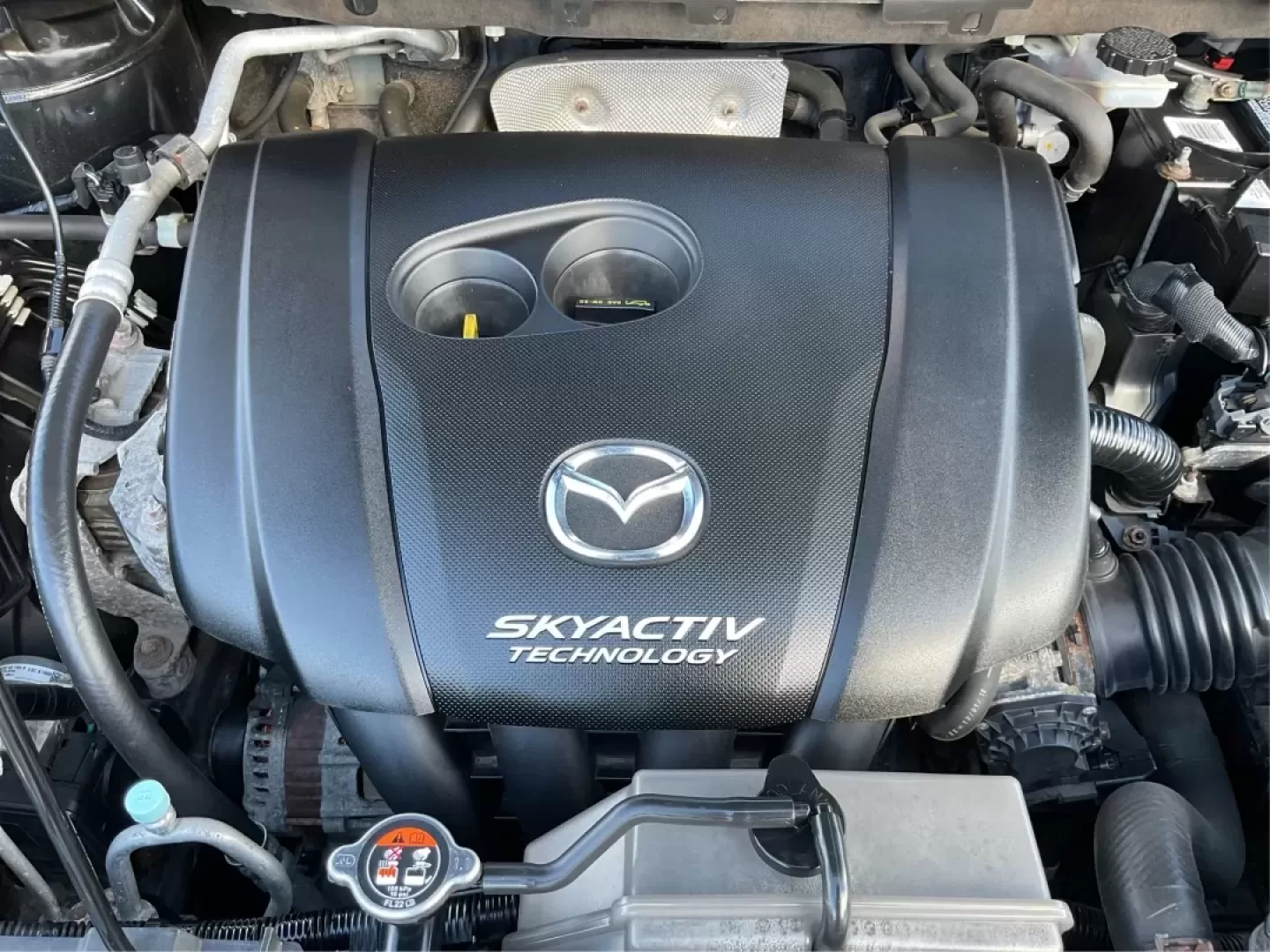 2014 Jet Black Mica Mazda CX-5 Touring AWD (JM3KE4CY2E0) with an 2.5L L4 DOHC 16V engine, 6-Speed Automatic transmission, located at 1099 N County Rd 25A , Troy, OH, 45373, (937) 908-9800, 40.057079, -84.212883 - **Explore the Open Road in the 2014 Mazda CX-5 Touring AWD from Advantage Car and Credit - Troy!**<br /> <br /> Are you ready to elevate your driving experience? Whether you're a growing family seeking a reliable SUV for weekend adventures, a commuter looking for comfort on long drives, or a budget- - Photo#11