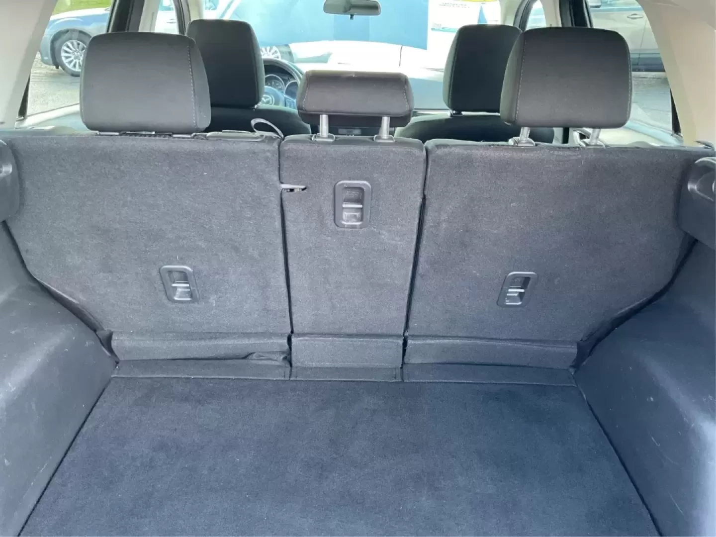 2014 Jet Black Mica Mazda CX-5 Touring AWD (JM3KE4CY2E0) with an 2.5L L4 DOHC 16V engine, 6-Speed Automatic transmission, located at 880 E. National Road, Vandalia, OH, 45377, (937) 908-9800, 39.891918, -84.183594 - **Explore the Open Road in the 2014 Mazda CX-5 Touring AWD from Advantage Car and Credit - Troy!**<br /> <br /> Are you ready to elevate your driving experience? Whether you're a growing family seeking a reliable SUV for weekend adventures, a commuter looking for comfort on long drives, or a budget- - Photo#12