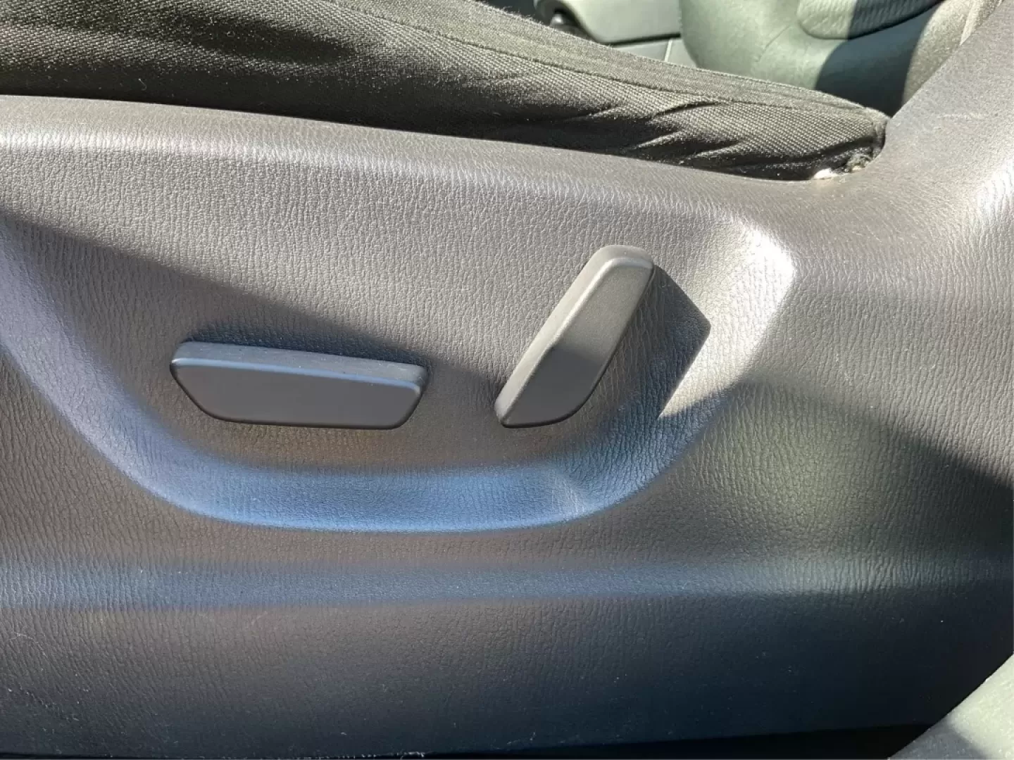 2014 Jet Black Mica Mazda CX-5 Touring AWD (JM3KE4CY2E0) with an 2.5L L4 DOHC 16V engine, 6-Speed Automatic transmission, located at 880 E. National Road, Vandalia, OH, 45377, (937) 908-9800, 39.891918, -84.183594 - **Explore the Open Road in the 2014 Mazda CX-5 Touring AWD from Advantage Car and Credit - Troy!**<br /> <br /> Are you ready to elevate your driving experience? Whether you're a growing family seeking a reliable SUV for weekend adventures, a commuter looking for comfort on long drives, or a budget- - Photo#17