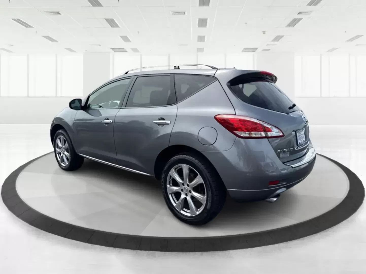 2014 Nissan Murano LE (JN8AZ1MW3EW) with an 3.5L V-6 DOHC engine, located at 1099 N County Rd 25A , Troy, OH, 45373, (937) 908-9800, 40.057079, -84.212883 - **Discover Your Next Adventure in Comfort and Style with the 2014 Nissan Murano LE at Advantage Car and Credit - Troy!**<br /> <br /> Are you in search of a versatile vehicle that can seamlessly transition from daily commutes to weekend adventures? Look no further! The 2014 Nissan Murano LE is desig - Photo#4