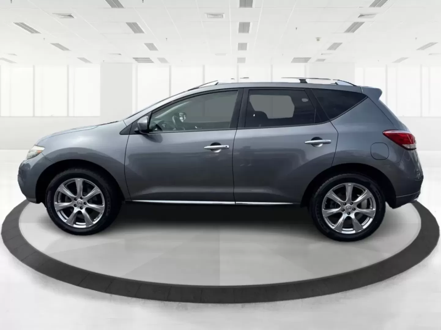 2014 Nissan Murano LE (JN8AZ1MW3EW) with an 3.5L V-6 DOHC engine, located at 1099 N County Rd 25A , Troy, OH, 45373, (937) 908-9800, 40.057079, -84.212883 - **Discover Your Next Adventure in Comfort and Style with the 2014 Nissan Murano LE at Advantage Car and Credit - Troy!**<br /> <br /> Are you in search of a versatile vehicle that can seamlessly transition from daily commutes to weekend adventures? Look no further! The 2014 Nissan Murano LE is desig - Photo#5