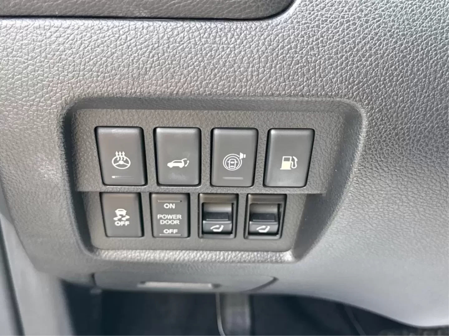 2014 Nissan Murano LE (JN8AZ1MW3EW) with an 3.5L V-6 DOHC engine, located at 1099 N County Rd 25A , Troy, OH, 45373, (937) 908-9800, 40.057079, -84.212883 - **Discover Your Next Adventure in Comfort and Style with the 2014 Nissan Murano LE at Advantage Car and Credit - Troy!**<br /> <br /> Are you in search of a versatile vehicle that can seamlessly transition from daily commutes to weekend adventures? Look no further! The 2014 Nissan Murano LE is desig - Photo#17