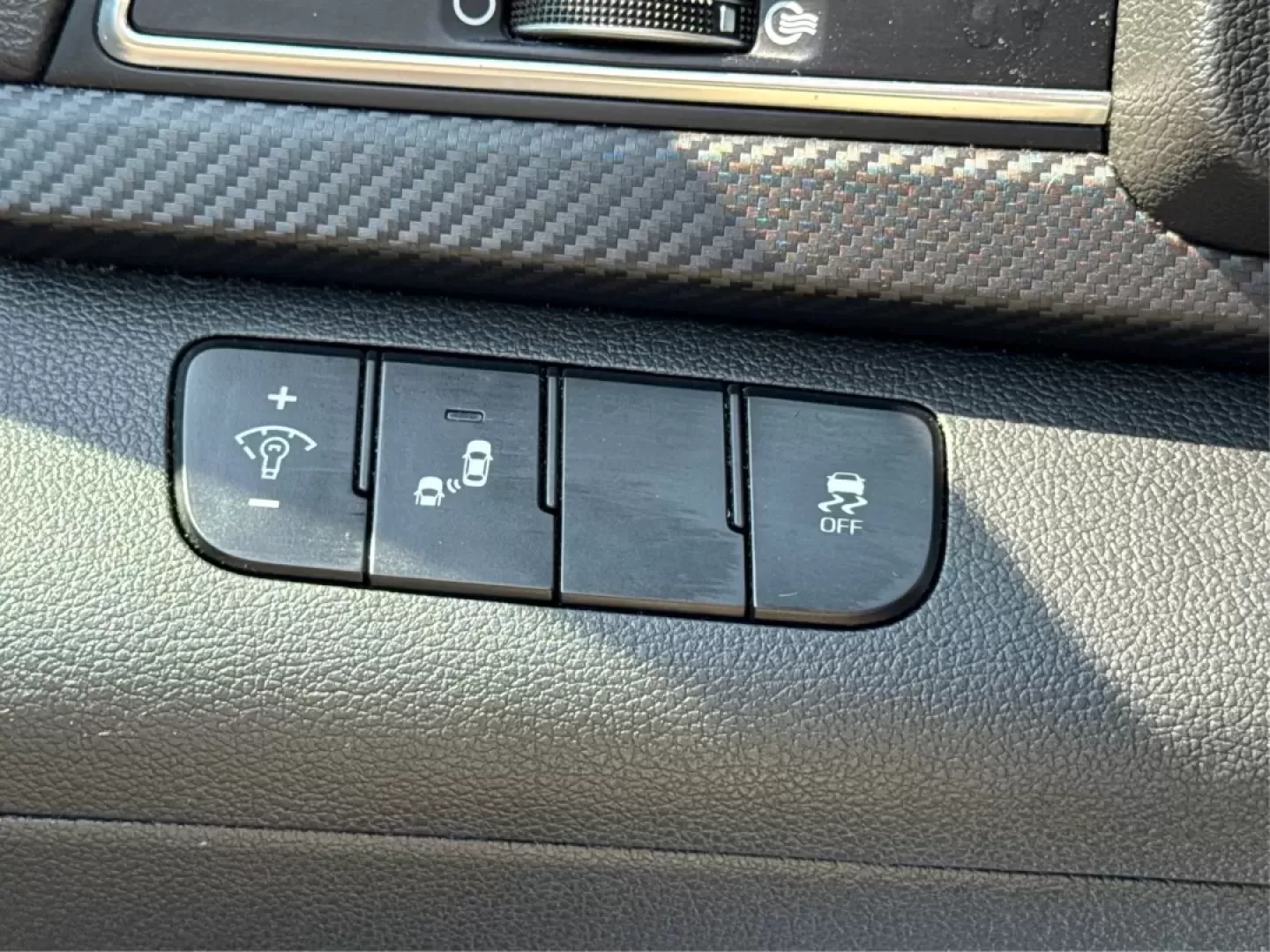 2018 Hyundai Elantra Sport (KMHD04LB6JU) with an 1.6L I-4 gasoline direct injection engine, located at 1184 Kauffman Ave, Fairborn, OH, 45324, (937) 908-9800, 39.807072, -84.030914 - ### Elevate Your Daily Commute with the 2018 Hyundai Elantra Sport at Advantage Car and Credit!<br /> <br /> Are you ready to enhance your daily life with a reliable vehicle that balances performance, comfort, and style? Look no further than the stunning 2018 Hyundai Elantra Sport, available now at - Photo#17