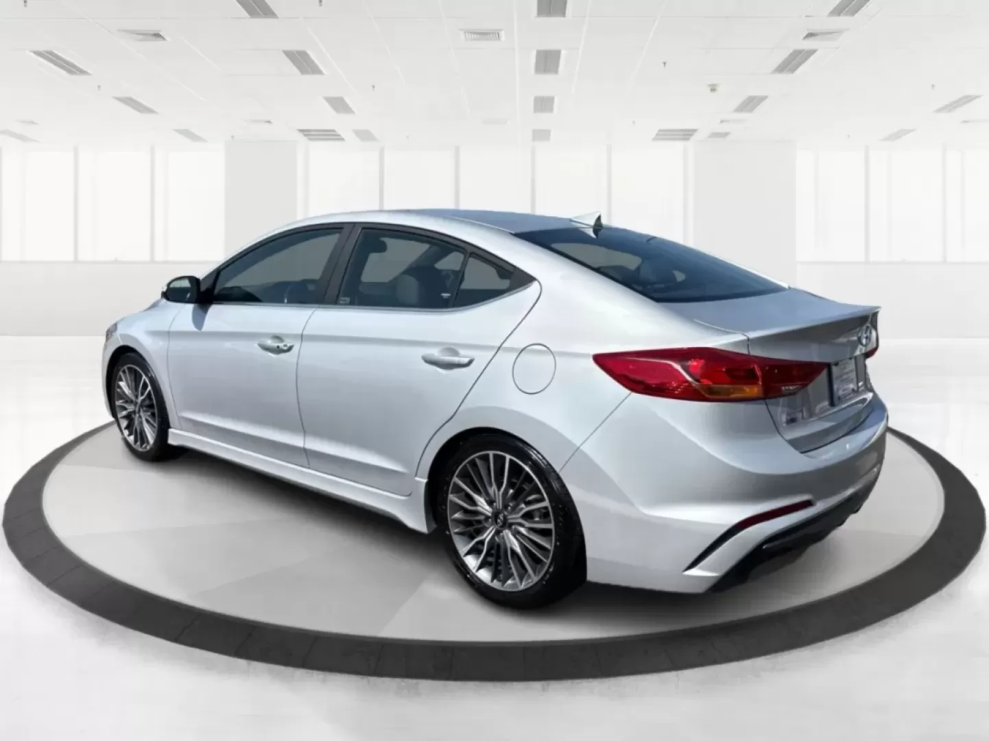 2018 Hyundai Elantra Sport (KMHD04LB6JU) with an 1.6L I-4 gasoline direct injection engine, located at 1099 N County Rd 25A , Troy, OH, 45373, (937) 908-9800, 40.057079, -84.212883 - ### Elevate Your Daily Commute with the 2018 Hyundai Elantra Sport at Advantage Car and Credit!<br /> <br /> Are you ready to enhance your daily life with a reliable vehicle that balances performance, comfort, and style? Look no further than the stunning 2018 Hyundai Elantra Sport, available now at - Photo#4