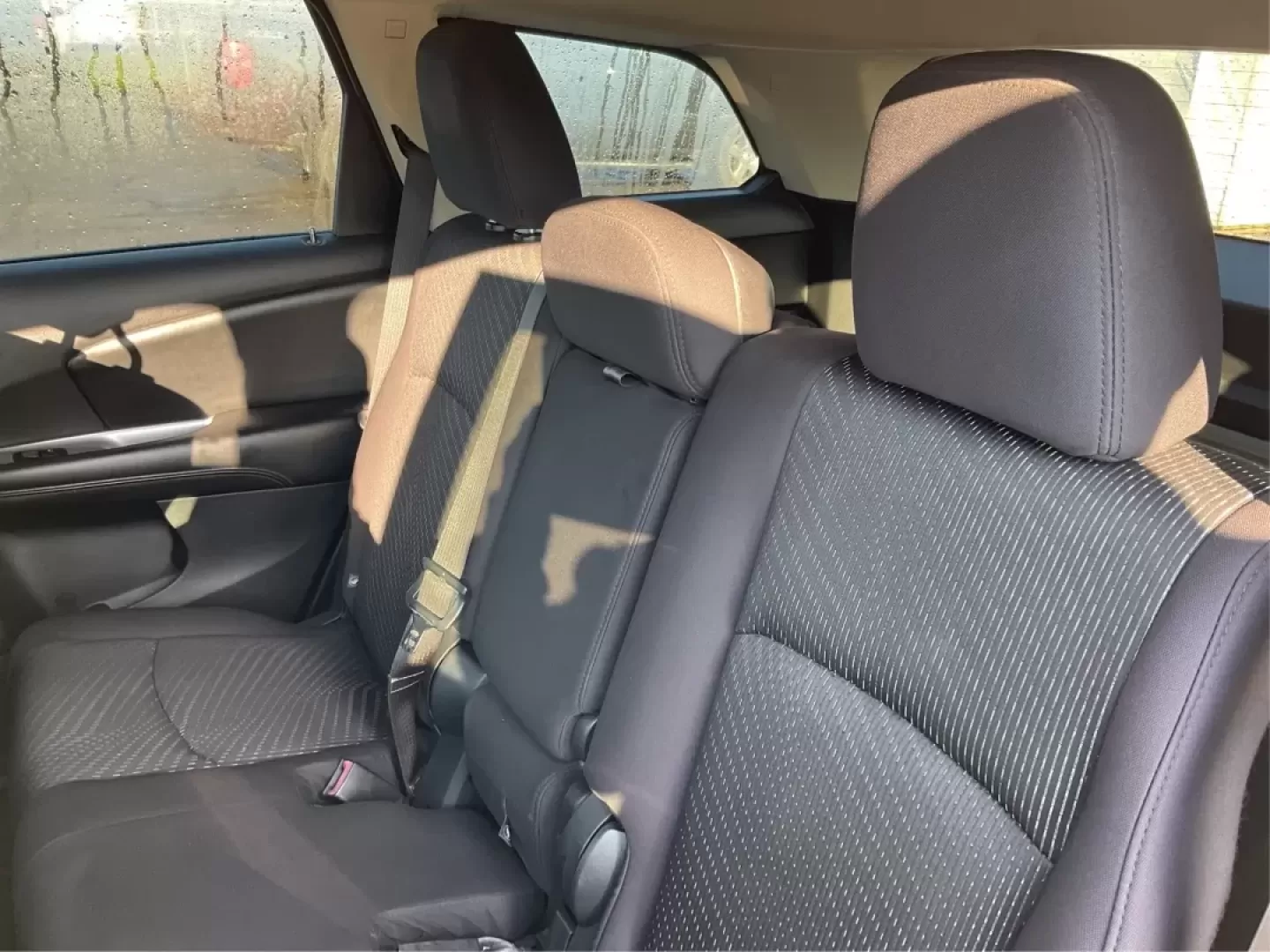 2014 Pearl White Tri-Coat Dodge Journey SXT (3C4PDCBG0ET) with an 3.6L V6 DOHC 24V engine, 6-Speed Automatic transmission, located at 1099 N County Rd 25A , Troy, OH, 45373, (937) 908-9800, 40.057079, -84.212883 - Are you looking for the perfect blend of comfort, versatility, and reliability for your family adventures? Look no further than the 2014 Dodge Journey SXT, available now at Advantage Car and Credit in Troy, OH. This well-equipped SUV is ideal for growing families, weekend road trips, or anyone who n - Photo#10