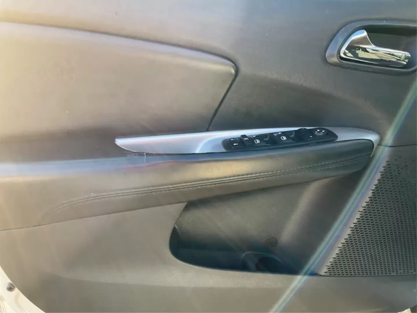 2014 Pearl White Tri-Coat Dodge Journey SXT (3C4PDCBG0ET) with an 3.6L V6 DOHC 24V engine, 6-Speed Automatic transmission, located at 1099 N County Rd 25A , Troy, OH, 45373, (937) 908-9800, 40.057079, -84.212883 - Are you looking for the perfect blend of comfort, versatility, and reliability for your family adventures? Look no further than the 2014 Dodge Journey SXT, available now at Advantage Car and Credit in Troy, OH. This well-equipped SUV is ideal for growing families, weekend road trips, or anyone who n - Photo#18