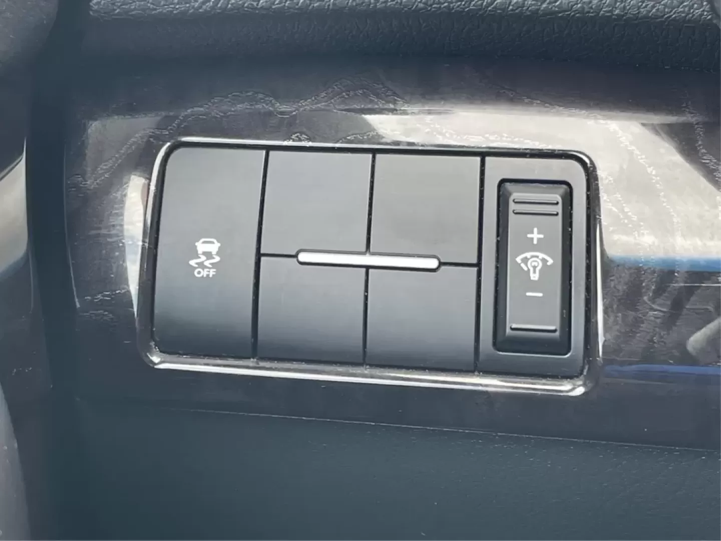 2015 Kia Sorento LX (5XYKT3A60FG) with an 2.4L I-4 gasoline direct injection engine, located at 1184 Kauffman Ave, Fairborn, OH, 45324, (937) 908-9800, 39.807072, -84.030914 - ### Discover Adventure with the 2015 Kia Sorento LX - Your Perfect Family SUV!<br /> <br /> Are you seeking the ideal vehicle for weekend getaways or daily commutes? Look no further! The 2015 Kia Sorento LX is the perfect SUV for growing families and adventure-seekers alike. With its spacious interi - Photo#17