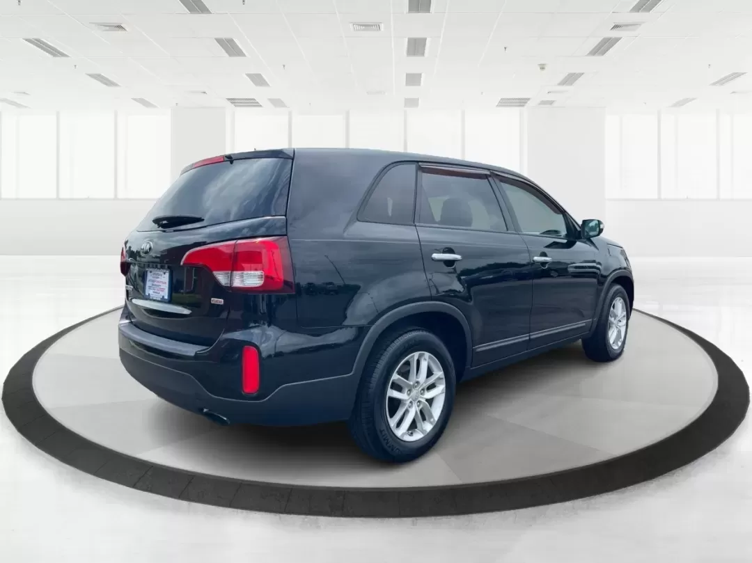 2015 Kia Sorento LX (5XYKT3A60FG) with an 2.4L I-4 gasoline direct injection engine, located at 4508 South Dixie Dr, Moraine, OH, 45439, (937) 908-9800, 39.689976, -84.218452 - ### Discover Adventure with the 2015 Kia Sorento LX - Your Perfect Family SUV!<br /> <br /> Are you seeking the ideal vehicle for weekend getaways or daily commutes? Look no further! The 2015 Kia Sorento LX is the perfect SUV for growing families and adventure-seekers alike. With its spacious interi - Photo#2
