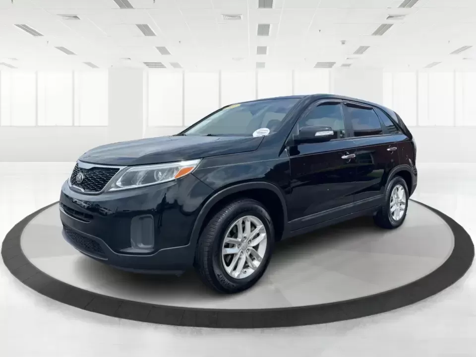 2015 Kia Sorento LX (5XYKT3A60FG) with an 2.4L I-4 gasoline direct injection engine, 6-Speed Automatic transmission, located at 1230 East Main St, Xenia, OH, 45385, (937) 908-9800, 39.688026, -83.910172 - ### Discover Adventure with the 2015 Kia Sorento LX - Your Perfect Family SUV!<br /> <br /> Are you seeking the ideal vehicle for weekend getaways or daily commutes? Look no further! The 2015 Kia Sorento LX is the perfect SUV for growing families and adventure-seekers alike. With its spacious interi - Photo#8