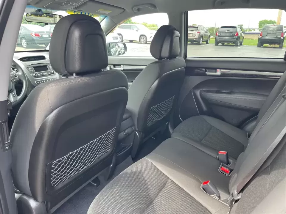 2015 Kia Sorento LX (5XYKT3A60FG) with an 2.4L I-4 gasoline direct injection engine, 6-Speed Automatic transmission, located at 1230 East Main St, Xenia, OH, 45385, (937) 908-9800, 39.688026, -83.910172 - ### Discover Adventure with the 2015 Kia Sorento LX - Your Perfect Family SUV!<br /> <br /> Are you seeking the ideal vehicle for weekend getaways or daily commutes? Look no further! The 2015 Kia Sorento LX is the perfect SUV for growing families and adventure-seekers alike. With its spacious interi - Photo#10