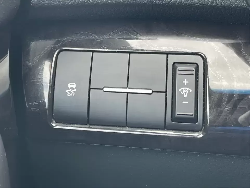 2015 Kia Sorento LX (5XYKT3A60FG) with an 2.4L I-4 gasoline direct injection engine, 6-Speed Automatic transmission, located at 401 Woodman Dr, Riverside, OH, 45431, (937) 908-9800, 39.760899, -84.123421 - ### Discover Adventure with the 2015 Kia Sorento LX - Your Perfect Family SUV!<br /> <br /> Are you seeking the ideal vehicle for weekend getaways or daily commutes? Look no further! The 2015 Kia Sorento LX is the perfect SUV for growing families and adventure-seekers alike. With its spacious interi - Photo#17