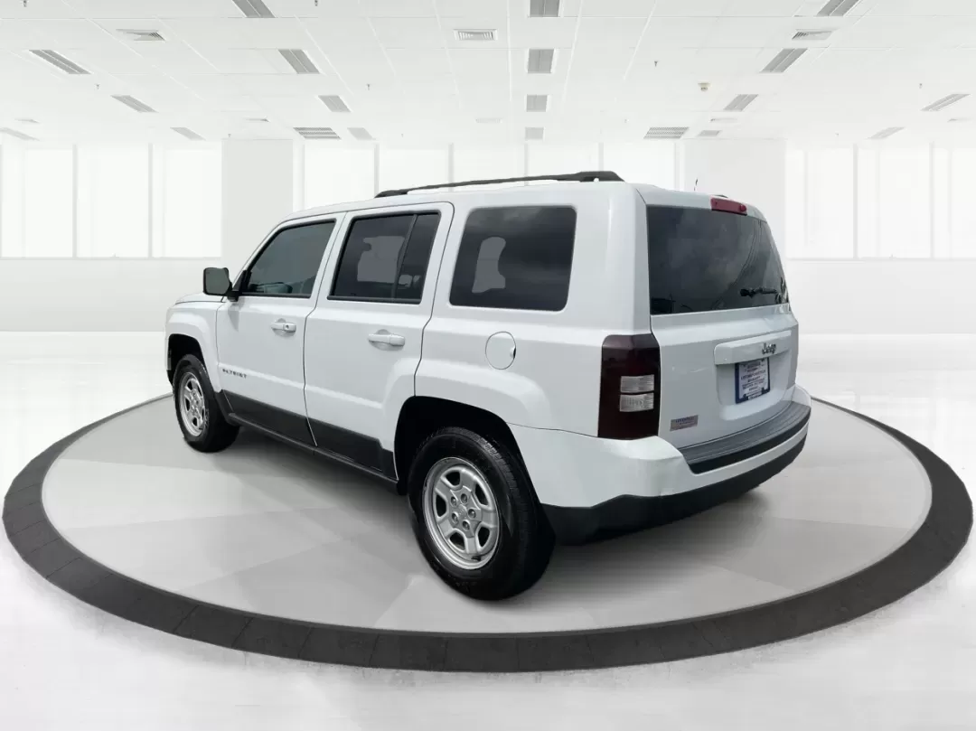 2017 Jeep Patriot Sport FWD (1C4NJPBA4HD) with an 2.0L L4 DOHC 16V engine, Continuously Variable Transmission (CVT) transmission, located at 4508 South Dixie Dr, Moraine, OH, 45439, (937) 908-9800, 39.689976, -84.218452 - Are you ready to elevate your adventures with a versatile SUV that suits both your daily commute and weekend getaways? Look no further than this stunning **2017 Jeep Patriot Sport FWD**, available at **Advantage Car and Credit**, your premier **Buy Here Pay Here dealership** located at **1184 Kauffm - Photo#4