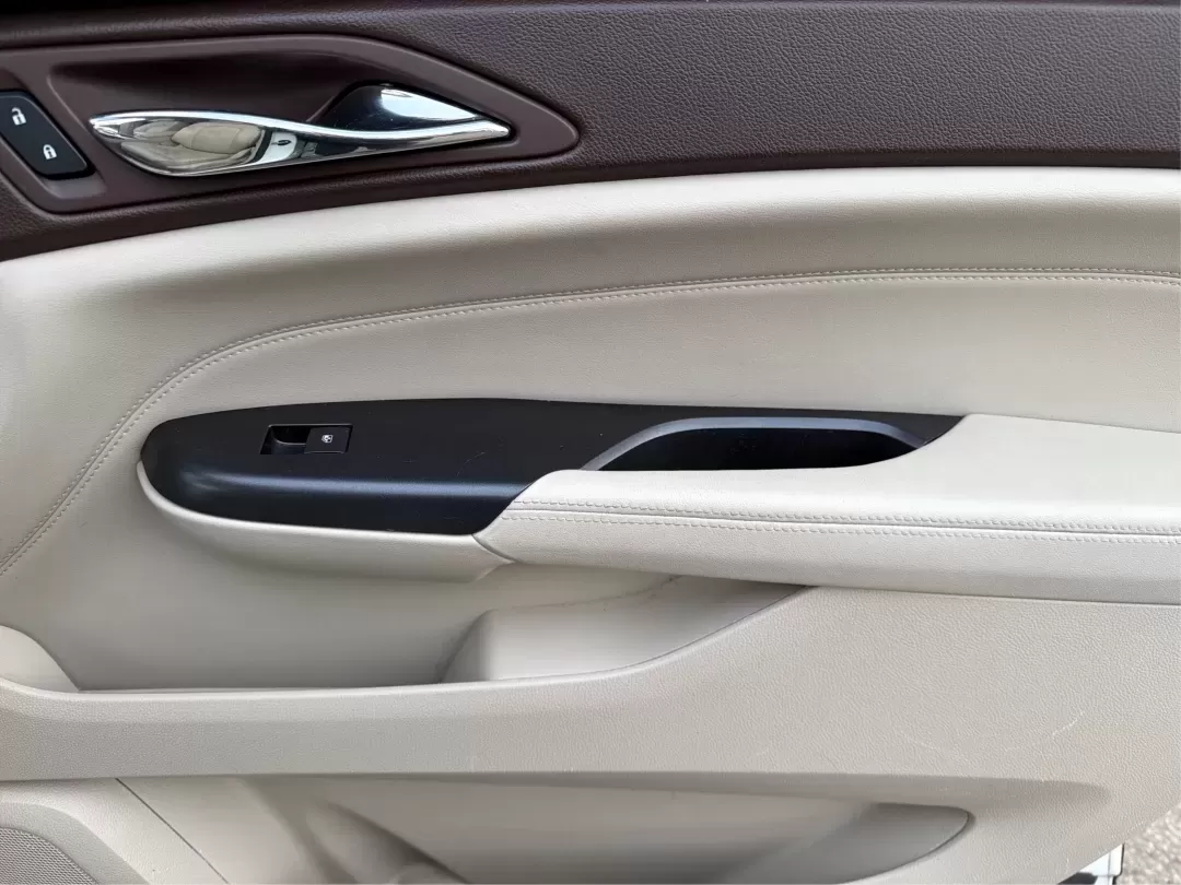 2013 White Cadillac SRX Luxury Collection (3GYFNCE32DS) with an 3.6L V6 DOHC 24V FFV engine, 6-Speed Automatic transmission, located at 1184 Kauffman Ave, Fairborn, OH, 45324, (937) 908-9800, 39.807072, -84.030914 - ### Elevate Your Everyday with the 2013 Cadillac SRX Luxury Collection <br /> <br /> Are you searching for the perfect vehicle to enhance your family's lifestyle or your daily commute? Look no further than the stunning 2013 Cadillac SRX Luxury Collection, available now at Advantage Car and Credit in - Photo#19