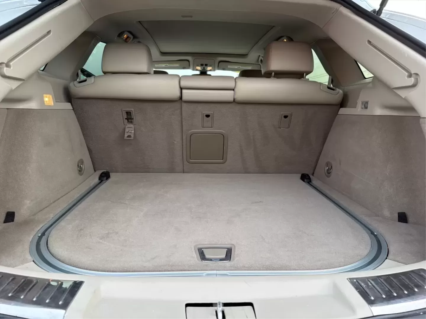 2013 White Cadillac SRX Luxury Collection (3GYFNCE32DS) with an 3.6L V6 DOHC 24V FFV engine, 6-Speed Automatic transmission, located at 401 Woodman Dr, Riverside, OH, 45431, (937) 908-9800, 39.760899, -84.123421 - ### Elevate Your Everyday with the 2013 Cadillac SRX Luxury Collection <br /> <br /> Are you searching for the perfect vehicle to enhance your family's lifestyle or your daily commute? Look no further than the stunning 2013 Cadillac SRX Luxury Collection, available now at Advantage Car and Credit in - Photo#12