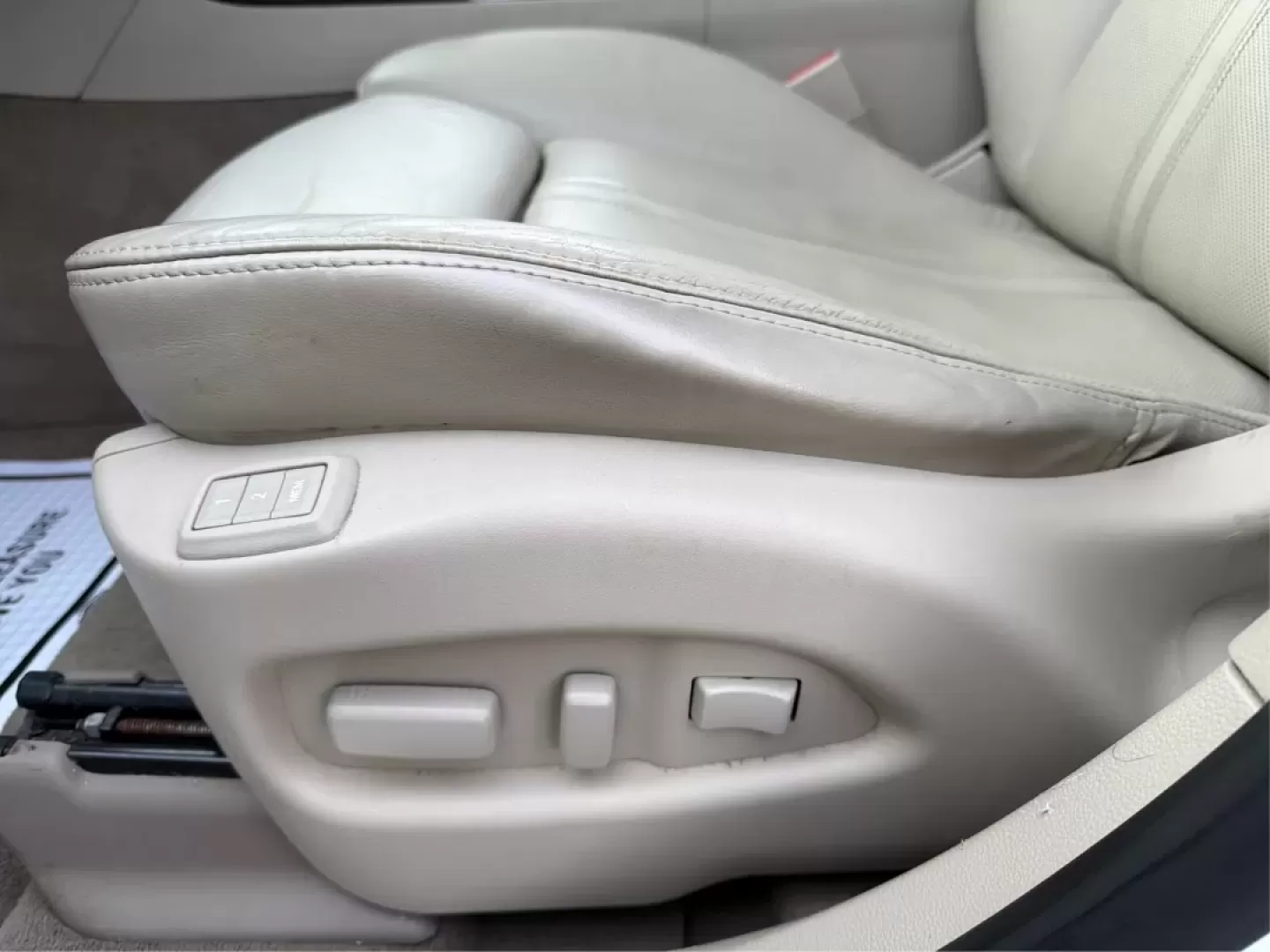 2013 White Cadillac SRX Luxury Collection (3GYFNCE32DS) with an 3.6L V6 DOHC 24V FFV engine, 6-Speed Automatic transmission, located at 401 Woodman Dr, Riverside, OH, 45431, (937) 908-9800, 39.760899, -84.123421 - ### Elevate Your Everyday with the 2013 Cadillac SRX Luxury Collection <br /> <br /> Are you searching for the perfect vehicle to enhance your family's lifestyle or your daily commute? Look no further than the stunning 2013 Cadillac SRX Luxury Collection, available now at Advantage Car and Credit in - Photo#17