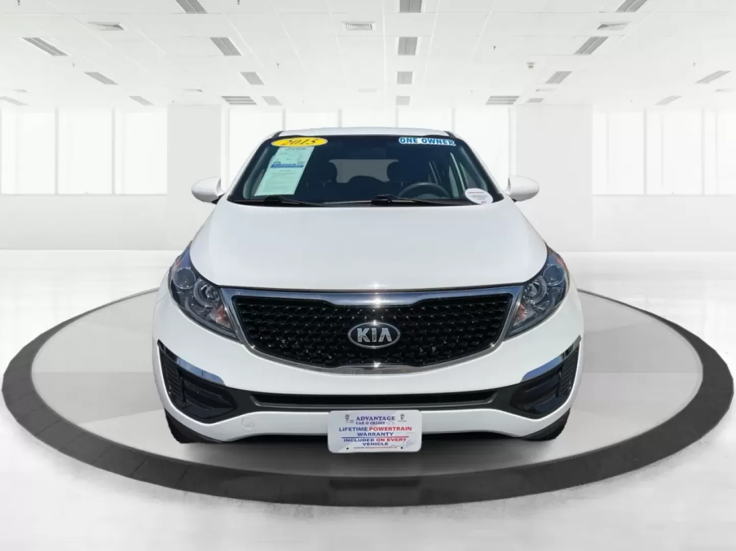 2015 Kia Sportage LX (KNDPBCAC7F7) with an Other engine, located at 1230 East Main St, Xenia, OH, 45385, (937) 908-9800, 39.688026, -83.910172 - **Explore the Open Road with the 2015 Kia Sportage LX Perfect for Your Next Adventure!**<br /> <br /> Imagine hitting the open road with your loved ones, whether it's a weekend getaway or a daily commute. The 2015 Kia Sportage LX, available at Advantage Car and Credit in Fairborn, OH, is the ideal - Photo#7