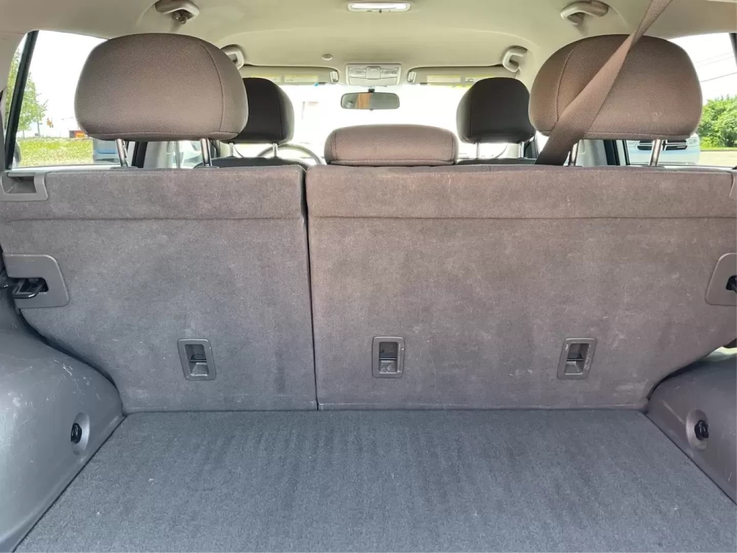 2015 Kia Sportage LX (KNDPBCAC7F7) with an Other engine, located at 1230 East Main St, Xenia, OH, 45385, (937) 908-9800, 39.688026, -83.910172 - **Explore the Open Road with the 2015 Kia Sportage LX Perfect for Your Next Adventure!**<br /> <br /> Imagine hitting the open road with your loved ones, whether it's a weekend getaway or a daily commute. The 2015 Kia Sportage LX, available at Advantage Car and Credit in Fairborn, OH, is the ideal - Photo#12