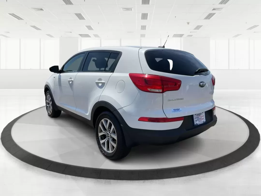 2015 Kia Sportage LX (KNDPBCAC7F7) with an Other engine, located at 880 E. National Road, Vandalia, OH, 45377, (937) 908-9800, 39.891918, -84.183594 - **Explore the Open Road with the 2015 Kia Sportage LX Perfect for Your Next Adventure!**<br /> <br /> Imagine hitting the open road with your loved ones, whether it's a weekend getaway or a daily commute. The 2015 Kia Sportage LX, available at Advantage Car and Credit in Fairborn, OH, is the ideal - Photo#4