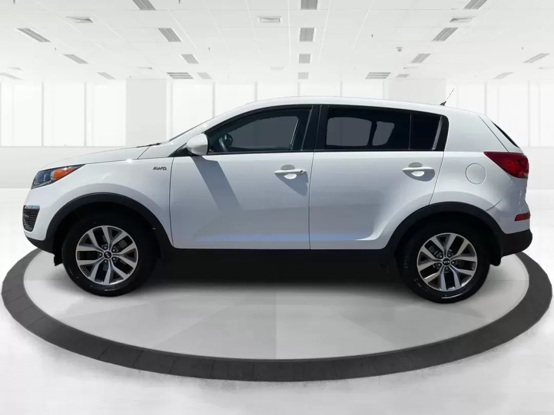 2015 Kia Sportage LX (KNDPBCAC7F7) with an Other engine, located at 4508 South Dixie Dr, Moraine, OH, 45439, (937) 908-9800, 39.689976, -84.218452 - **Explore the Open Road with the 2015 Kia Sportage LX Perfect for Your Next Adventure!**<br /> <br /> Imagine hitting the open road with your loved ones, whether it's a weekend getaway or a daily commute. The 2015 Kia Sportage LX, available at Advantage Car and Credit in Fairborn, OH, is the ideal - Photo#5