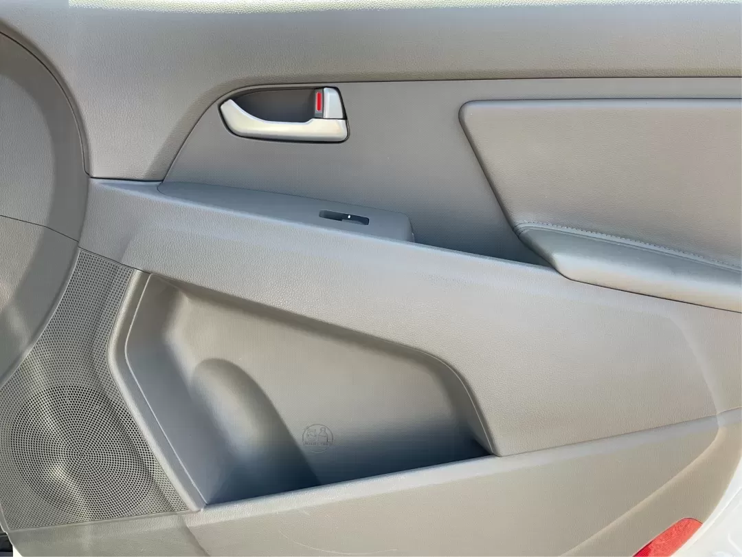 2015 Kia Sportage LX (KNDPBCAC7F7) with an Other engine, located at 4508 South Dixie Dr, Moraine, OH, 45439, (937) 908-9800, 39.689976, -84.218452 - **Explore the Open Road with the 2015 Kia Sportage LX Perfect for Your Next Adventure!**<br /> <br /> Imagine hitting the open road with your loved ones, whether it's a weekend getaway or a daily commute. The 2015 Kia Sportage LX, available at Advantage Car and Credit in Fairborn, OH, is the ideal - Photo#18