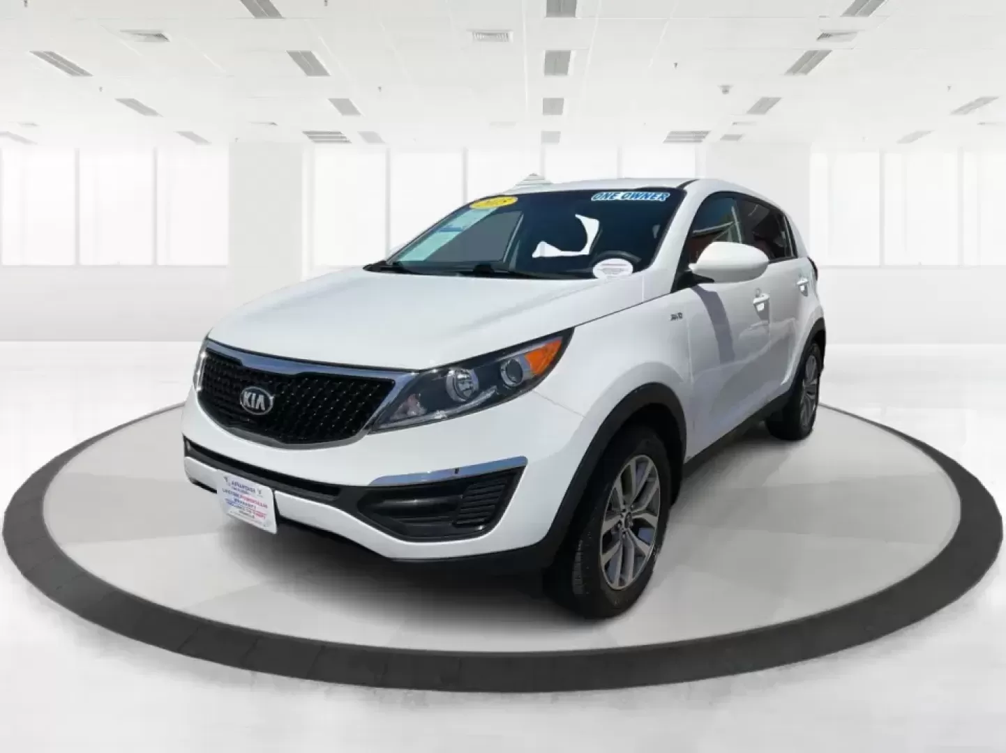 2015 Kia Sportage LX (KNDPBCAC7F7) with an 2.4L V6 DOHC 24V engine, 6-Speed Automatic transmission, located at 4508 South Dixie Dr, Moraine, OH, 45439, (937) 908-9800, 39.689976, -84.218452 - **Explore the Open Road with the 2015 Kia Sportage LX Perfect for Your Next Adventure!**<br /> <br /> Imagine hitting the open road with your loved ones, whether it's a weekend getaway or a daily commute. The 2015 Kia Sportage LX, available at Advantage Car and Credit in Fairborn, OH, is the ideal - Photo#8