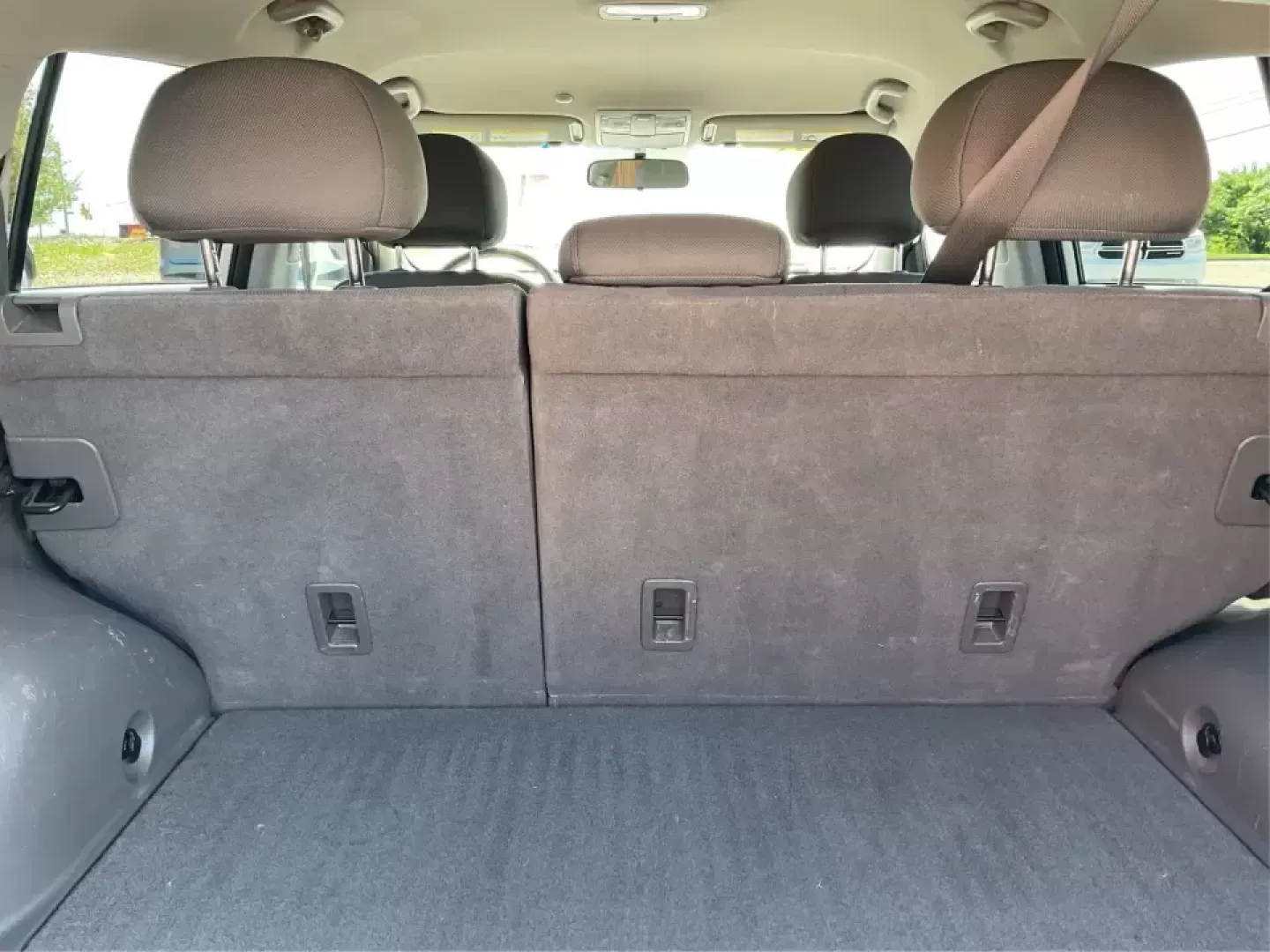 2015 Kia Sportage LX (KNDPBCAC7F7) with an 2.4L V6 DOHC 24V engine, 6-Speed Automatic transmission, located at 4508 South Dixie Dr, Moraine, OH, 45439, (937) 908-9800, 39.689976, -84.218452 - **Explore the Open Road with the 2015 Kia Sportage LX Perfect for Your Next Adventure!**<br /> <br /> Imagine hitting the open road with your loved ones, whether it's a weekend getaway or a daily commute. The 2015 Kia Sportage LX, available at Advantage Car and Credit in Fairborn, OH, is the ideal - Photo#12