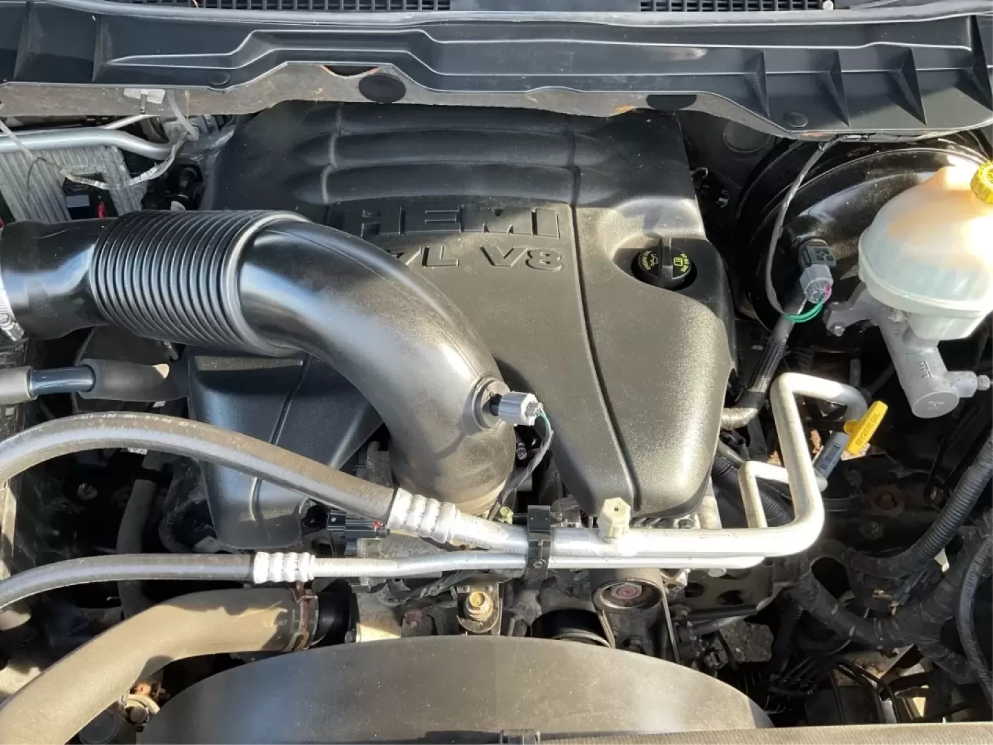 2015 Gray Ram 1500 SLT Quad Cab 4WD (1C6RR7GT3FS) with an 5.7L V8 OHV 16V engine, 8-Speed Automatic transmission, located at 1099 N County Rd 25A , Troy, OH, 45373, (937) 908-9800, 40.057079, -84.212883 - **Experience Adventure and Utility with this 2015 Ram 1500 SLT Quad Cab!**<br /> <br /> Are you ready to elevate your weekend adventures while ensuring your daily commute remains smooth and comfortable? Look no further than this robust 2015 Ram 1500 SLT Quad Cab, now available at Advantage Car and C - Photo#11