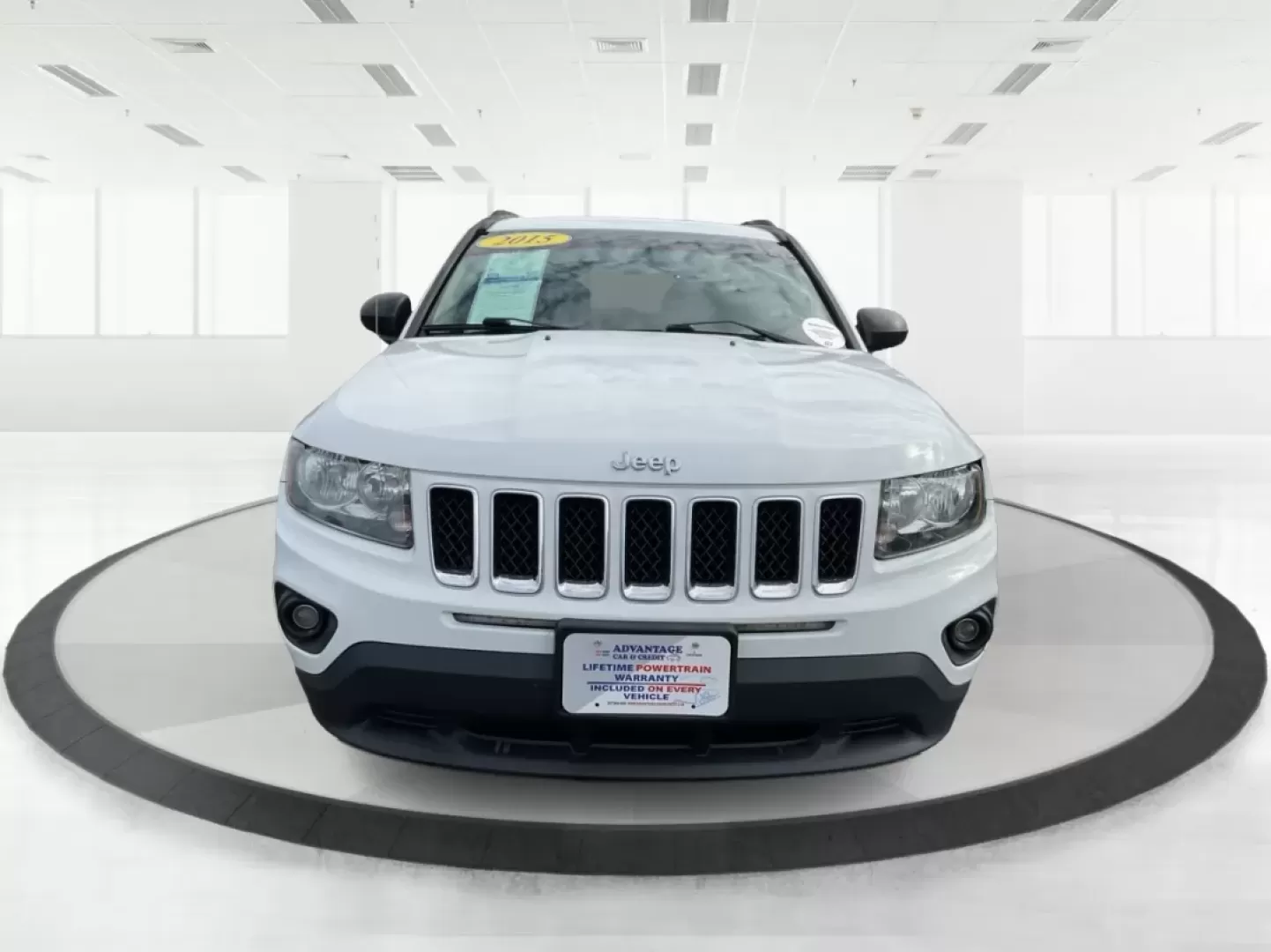 2015 Jeep Compass Sport (1C4NJDBB6FD) with an 2.4L I-4 DOHC engine, located at 880 E. National Road, Vandalia, OH, 45377, (937) 908-9800, 39.891918, -84.183594 - **Explore Adventure and Comfort with the 2015 Jeep Compass Sport at Advantage Car and Credit!**<br /> <br /> Whether you're navigating your daily commute or embarking on a weekend getaway, the 2015 Jeep Compass Sport is designed with versatility in mind. With a spacious interior and rugged capabilit - Photo#7