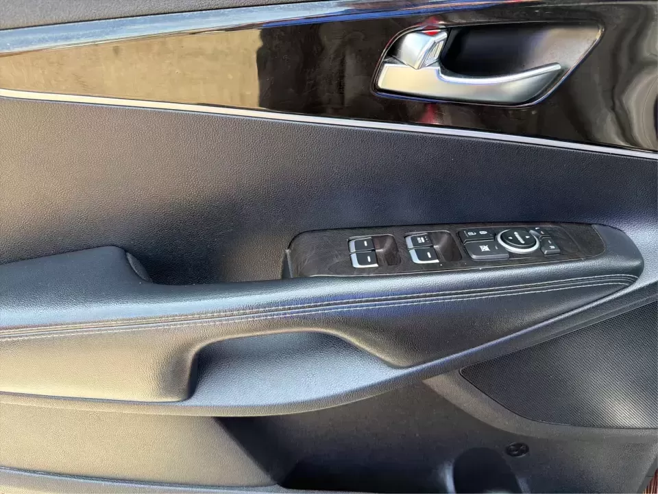 2017 Burgundy Kia Sorento L 2WD (5XYPG4A31HG) with an 2.4L L4 DOHC 16V engine, 6-Speed Automatic transmission, located at 4508 South Dixie Dr, Moraine, OH, 45439, (937) 908-9800, 39.689976, -84.218452 - Pack up the kids, load the groceries, and still have room for a spontaneous weekend escape to Carillon Historical Park or a day exploring Cox Arboretum-this 2017 Kia Sorento L 2WD is the kind of practical SUV that fits real Moraine and Dayton-area life. With three-row versatility in a midsize footpr - Photo#18