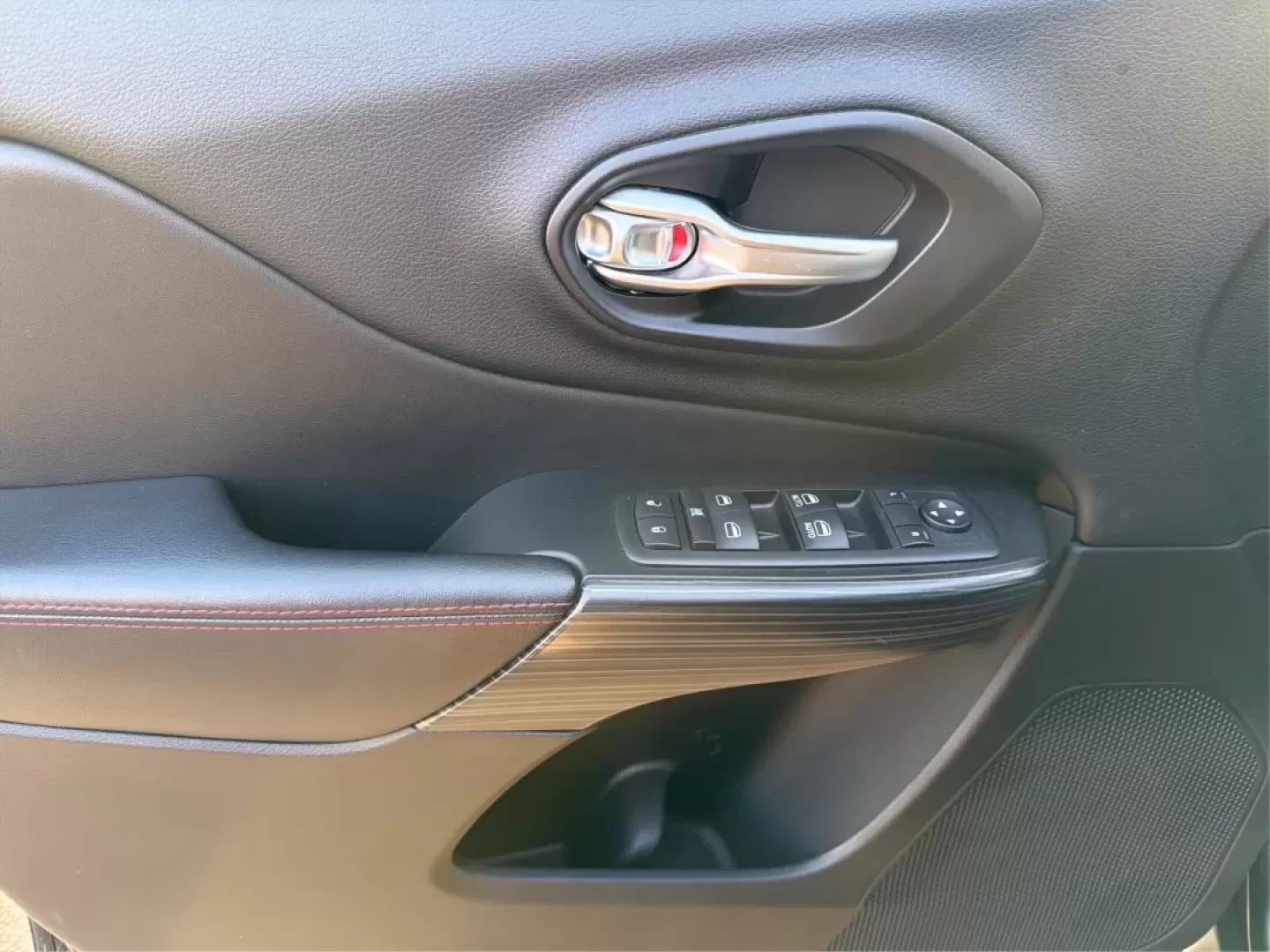 2014 Brilliant Black Crystal P Jeep Cherokee Trailhawk 4WD (1C4PJMBS4EW) with an 3.2L V6 DOHC 24V engine, 9-Speed Automatic transmission, located at 4508 South Dixie Dr, Moraine, OH, 45439, (937) 908-9800, 39.689976, -84.218452 - **Explore New Horizons with the 2014 Jeep Cherokee Trailhawk Your Adventure Awaits!**<br /> <br /> Looking for a vehicle that can keep up with your adventurous spirit while still being suitable for everyday life? Look no further than the 2014 Jeep Cherokee Trailhawk! This capable crossover SUV is p - Photo#19