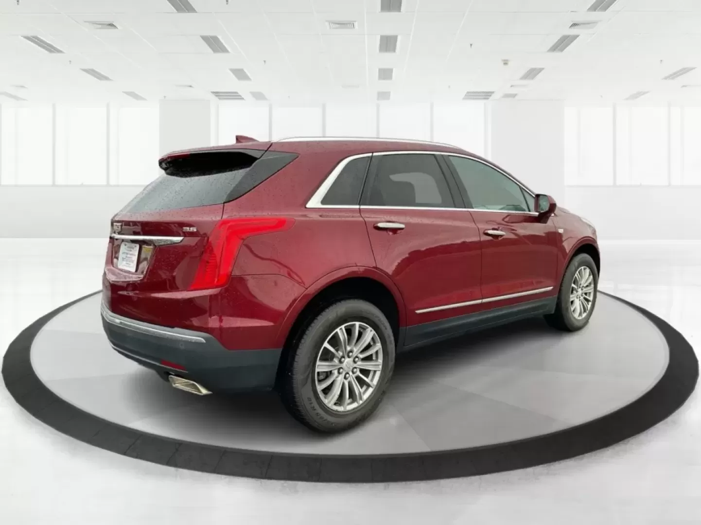 2017 Cadillac XT5 Luxury AWD (1GYKNDRS4HZ) with an 3.6L V6 DOHC 24V engine, 8-Speed Automatic transmission, located at 8750 N County Rd 25A, Piqua, OH, 45356, (937) 908-9800, 40.164391, -84.232513 - **Discover the Perfect Blend of Luxury and Functionality with the 2017 Cadillac XT5 at Jamestown Auto Sales!**<br /> <br /> Are you searching for a vehicle that seamlessly fits into your busy lifestyle while offering the luxurious comfort you deserve? Look no further than the 2017 Cadillac XT5 Luxur - Photo#2