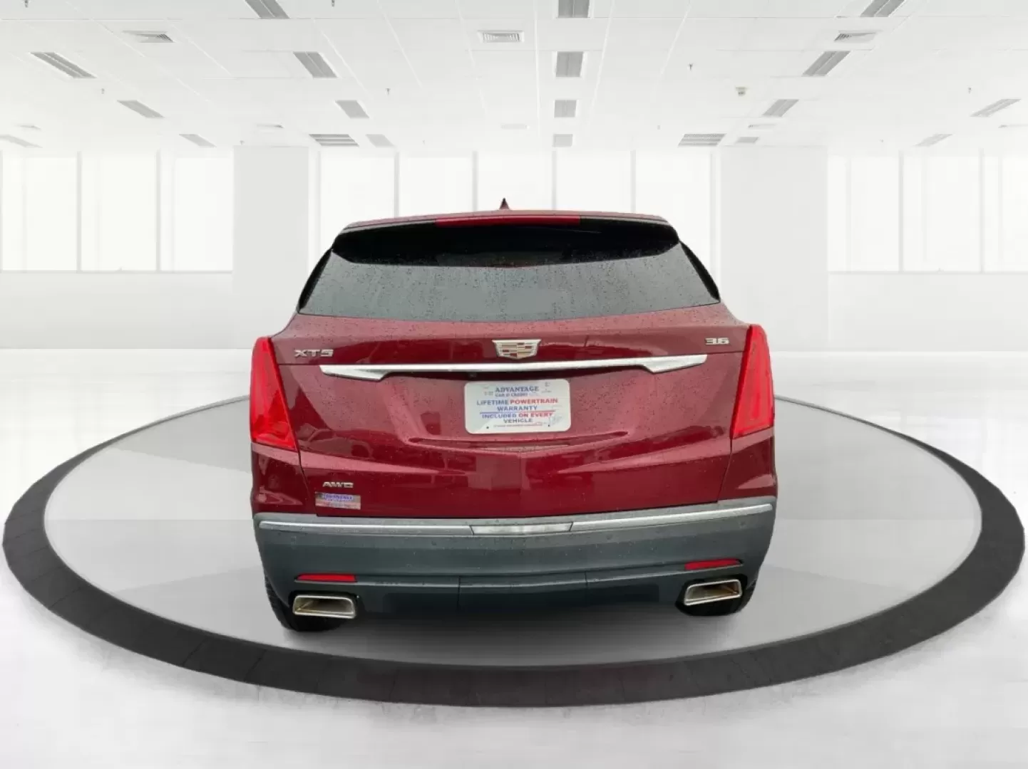 2017 Cadillac XT5 Luxury AWD (1GYKNDRS4HZ) with an 3.6L V6 DOHC 24V engine, 8-Speed Automatic transmission, located at 8750 N County Rd 25A, Piqua, OH, 45356, (937) 908-9800, 40.164391, -84.232513 - **Discover the Perfect Blend of Luxury and Functionality with the 2017 Cadillac XT5 at Jamestown Auto Sales!**<br /> <br /> Are you searching for a vehicle that seamlessly fits into your busy lifestyle while offering the luxurious comfort you deserve? Look no further than the 2017 Cadillac XT5 Luxur - Photo#3