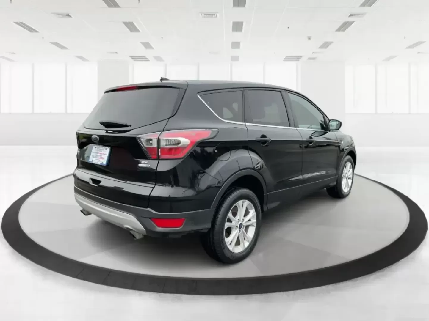 2017 Ford Escape SE (1FMCU9GD0HU) with an 1.5L L4 DOHC 16V engine, 6A transmission, located at 1230 East Main St, Xenia, OH, 45385, (937) 908-9800, 39.688026, -83.910172 - **Explore New Adventures with the 2017 Ford Escape SE - Your Perfect Companion for Every Journey!**<br /> <br /> Imagine embarking on spontaneous weekend getaways or daily commutes with absolute confidence and comfort. The 2017 Ford Escape SE, now available at Advantage Car and Credit in Fairborn, O - Photo#2