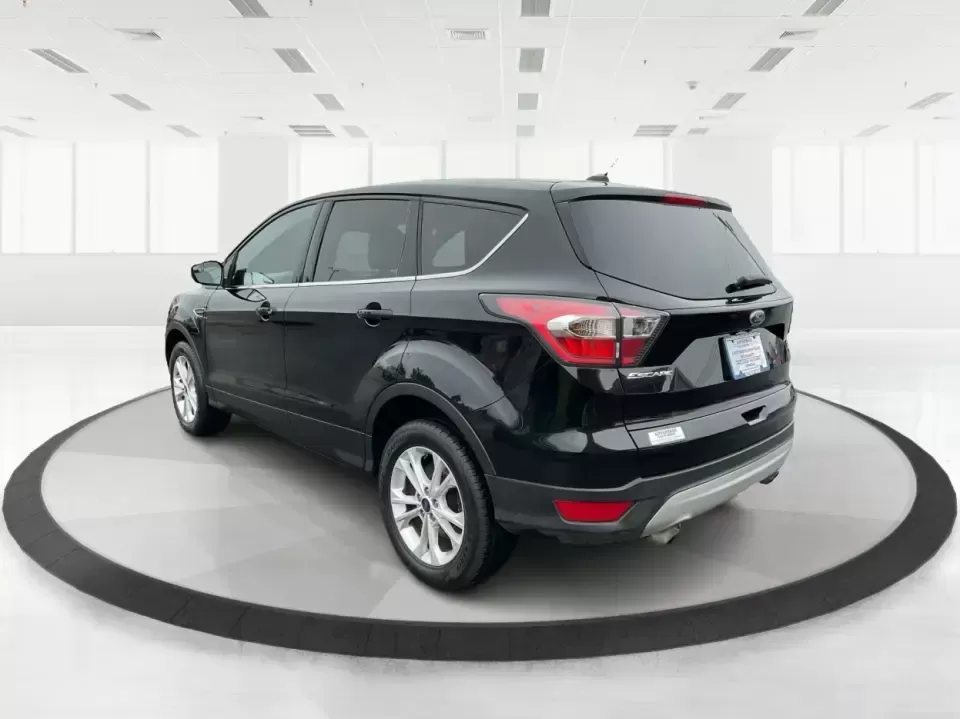 2017 Ford Escape SE (1FMCU9GD0HU) with an 1.5L L4 DOHC 16V engine, 6A transmission, located at 1230 East Main St, Xenia, OH, 45385, (937) 908-9800, 39.688026, -83.910172 - **Explore New Adventures with the 2017 Ford Escape SE - Your Perfect Companion for Every Journey!**<br /> <br /> Imagine embarking on spontaneous weekend getaways or daily commutes with absolute confidence and comfort. The 2017 Ford Escape SE, now available at Advantage Car and Credit in Fairborn, O - Photo#4