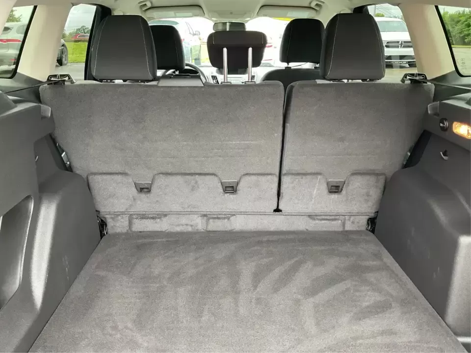 2017 Ford Escape SE (1FMCU9GD0HU) with an 1.5L L4 DOHC 16V engine, 6A transmission, located at 1230 East Main St, Xenia, OH, 45385, (937) 908-9800, 39.688026, -83.910172 - **Explore New Adventures with the 2017 Ford Escape SE - Your Perfect Companion for Every Journey!**<br /> <br /> Imagine embarking on spontaneous weekend getaways or daily commutes with absolute confidence and comfort. The 2017 Ford Escape SE, now available at Advantage Car and Credit in Fairborn, O - Photo#12