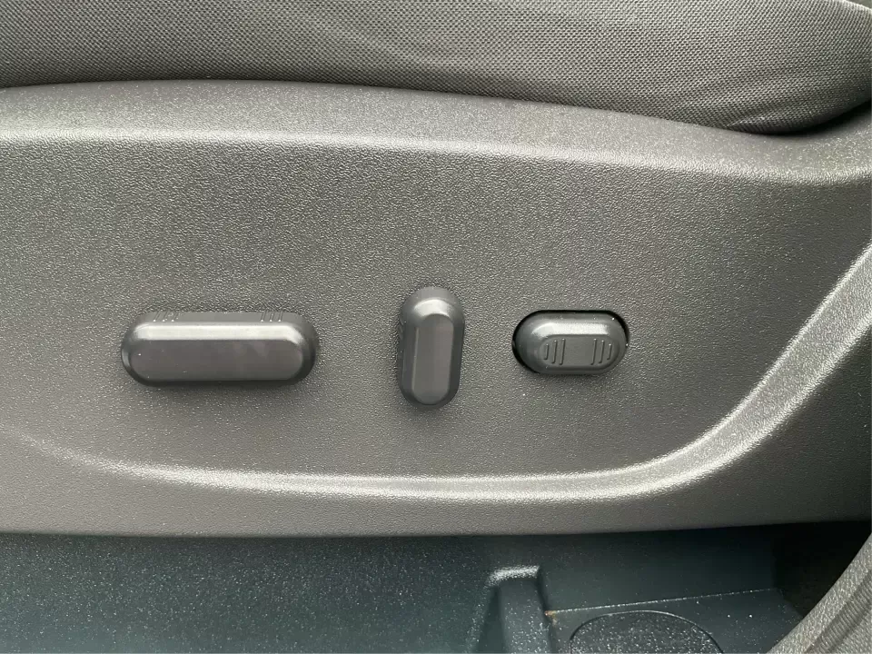 2017 Ford Escape SE (1FMCU9GD0HU) with an 1.5L L4 DOHC 16V engine, 6A transmission, located at 1230 East Main St, Xenia, OH, 45385, (937) 908-9800, 39.688026, -83.910172 - **Explore New Adventures with the 2017 Ford Escape SE - Your Perfect Companion for Every Journey!**<br /> <br /> Imagine embarking on spontaneous weekend getaways or daily commutes with absolute confidence and comfort. The 2017 Ford Escape SE, now available at Advantage Car and Credit in Fairborn, O - Photo#18