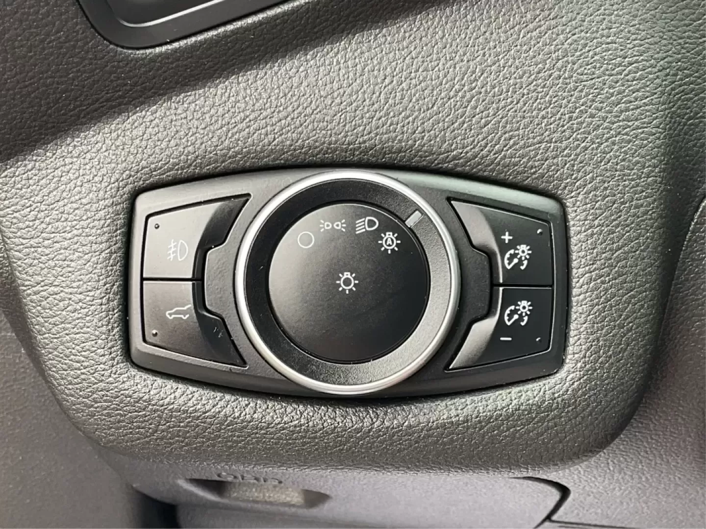 2017 Ford Escape SE (1FMCU9GD0HU) with an Other engine, located at 1230 East Main St, Xenia, OH, 45385, (937) 908-9800, 39.688026, -83.910172 - **Explore New Adventures with the 2017 Ford Escape SE - Your Perfect Companion for Every Journey!**<br /> <br /> Imagine embarking on spontaneous weekend getaways or daily commutes with absolute confidence and comfort. The 2017 Ford Escape SE, now available at Advantage Car and Credit in Fairborn, O - Photo#17