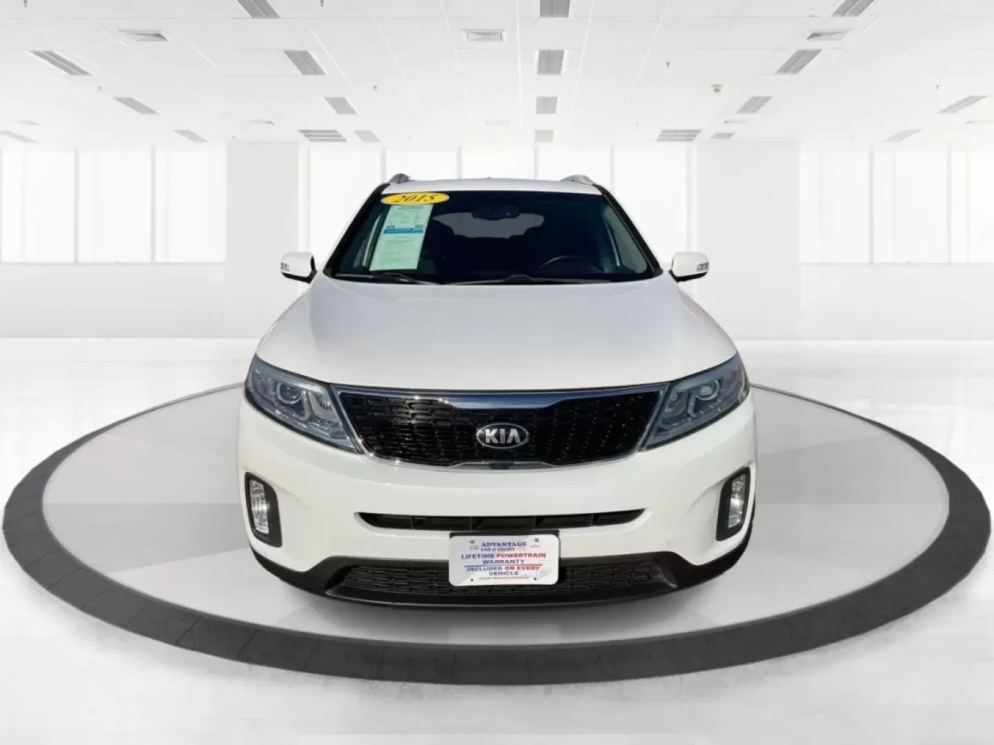 2015 Kia Sorento LX AWD (5XYKTDA64FG) with an 2.4L L4 DOHC 16V engine, 6-Speed Automatic transmission, located at 401 Woodman Dr, Riverside, OH, 45431, (937) 908-9800, 39.760899, -84.123421 - Are you ready for your next adventure? Whether it's a weekend getaway or the daily commute, the 2015 Kia Sorento LX AWD offers the perfect blend of comfort, versatility, and style. This spacious and well-equipped SUV is ideal for growing families, outdoor enthusiasts, or anyone seeking a reliable ve - Photo#5