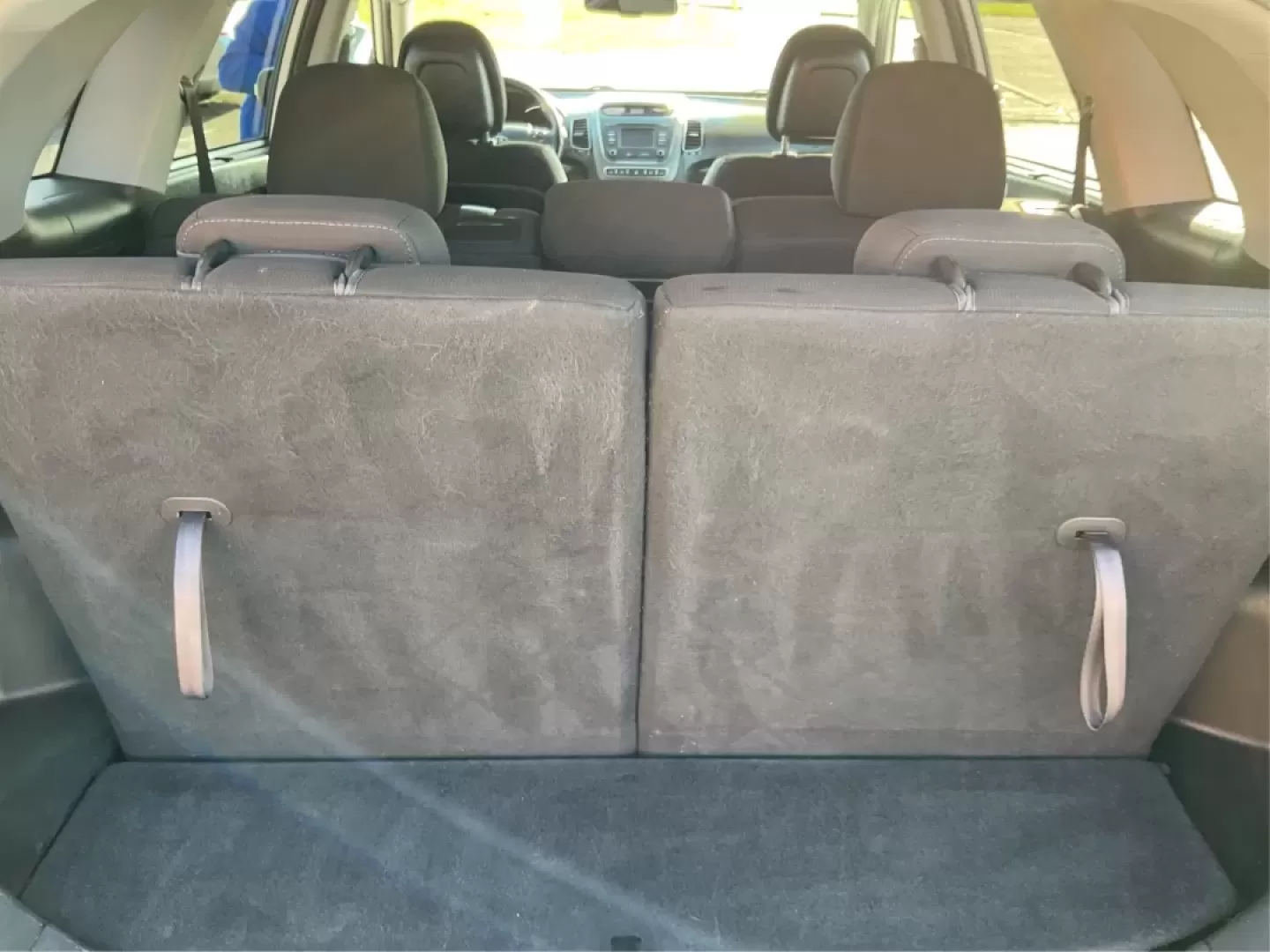 2015 Kia Sorento LX AWD (5XYKTDA64FG) with an 2.4L L4 DOHC 16V engine, 6-Speed Automatic transmission, located at 401 Woodman Dr, Riverside, OH, 45431, (937) 908-9800, 39.760899, -84.123421 - Are you ready for your next adventure? Whether it's a weekend getaway or the daily commute, the 2015 Kia Sorento LX AWD offers the perfect blend of comfort, versatility, and style. This spacious and well-equipped SUV is ideal for growing families, outdoor enthusiasts, or anyone seeking a reliable ve - Photo#11