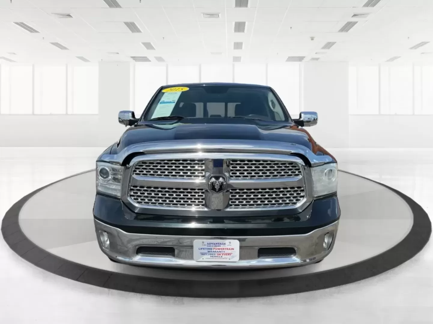 2015 Ram 1500 Laramie Crew Cab SWB 4WD (1C6RR7NT7FS) with an 5.7L V8 OHV 16V engine, 8-Speed Automatic transmission, located at 1230 East Main St, Xenia, OH, 45385, (937) 908-9800, 39.688026, -83.910172 - 2015 Ram 1500 Laramie Crew Cab SWB 4WD - Photo#7