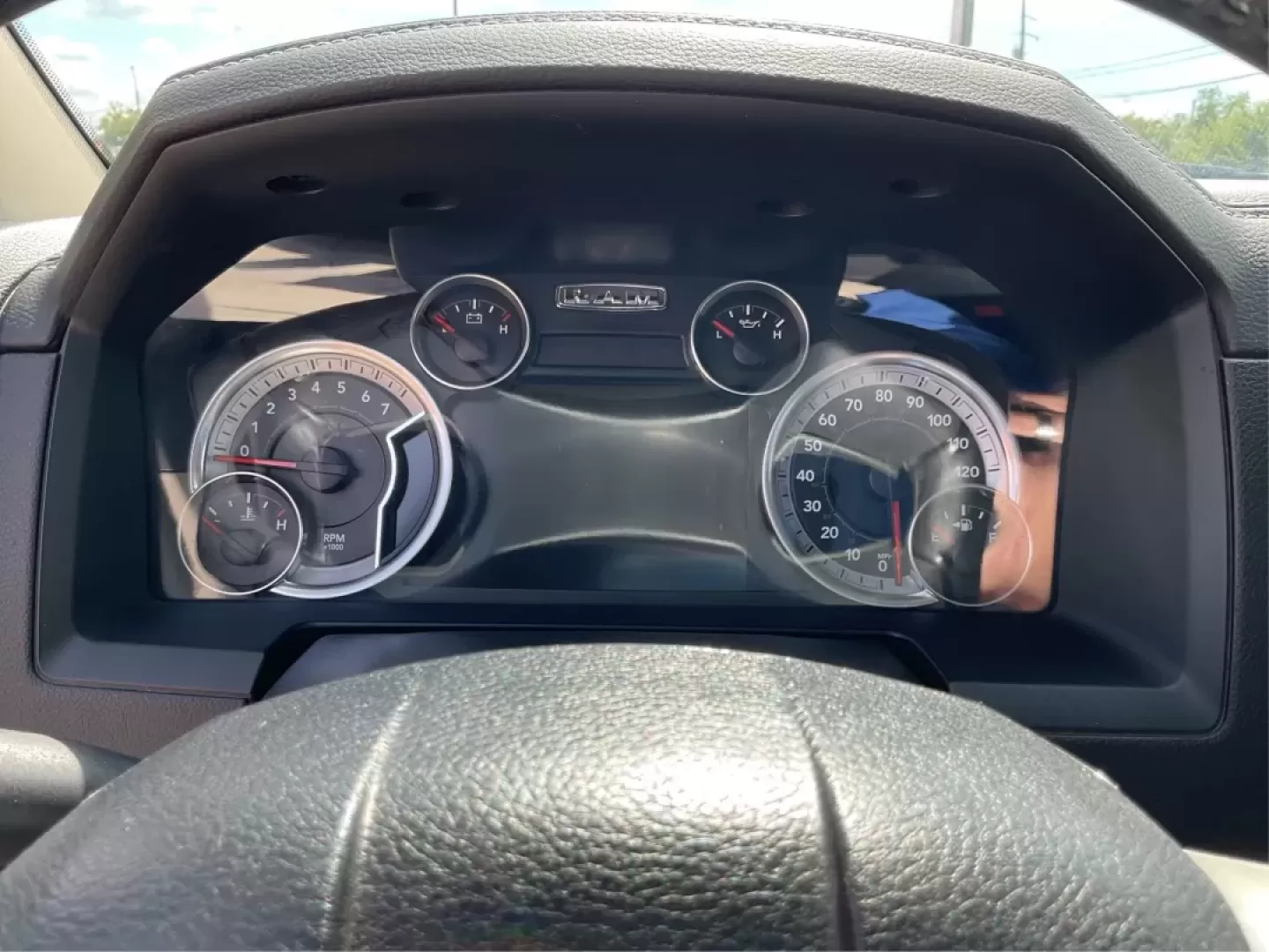 2015 Ram 1500 Laramie Crew Cab SWB 4WD (1C6RR7NT7FS) with an 5.7L V8 OHV 16V engine, 8-Speed Automatic transmission, located at 1230 East Main St, Xenia, OH, 45385, (937) 908-9800, 39.688026, -83.910172 - 2015 Ram 1500 Laramie Crew Cab SWB 4WD - Photo#15