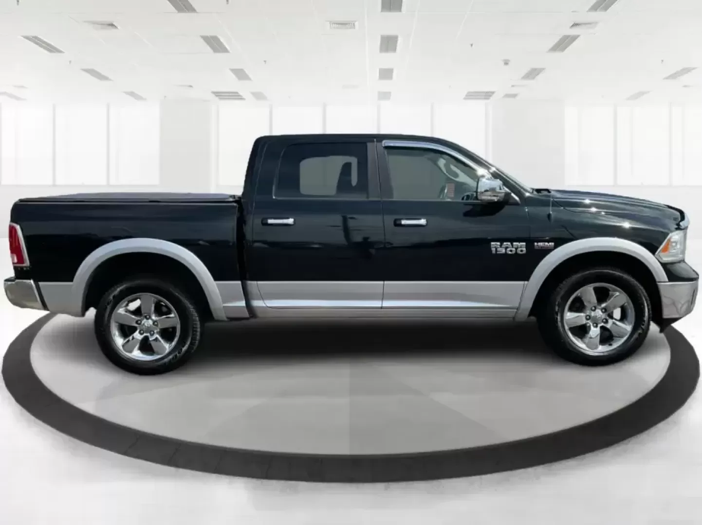 2015 Ram 1500 Laramie Crew Cab SWB 4WD (1C6RR7NT7FS) with an 5.7L V8 OHV 16V engine, 8-Speed Automatic transmission, located at 1184 Kauffman Ave, Fairborn, OH, 45324, (937) 908-9800, 39.807072, -84.030914 - **Unlock Your Weekend Adventures with the 2015 Ram 1500 Laramie Crew Cab 4WD at Jamestown Auto Sales!**<br /> <br /> Are you ready to elevate your lifestyle with a vehicle that combines power, comfort, and versatility? Look no further than this 2015 Ram 1500 Laramie Crew Cab SWB, the ultimate truck - Photo#1