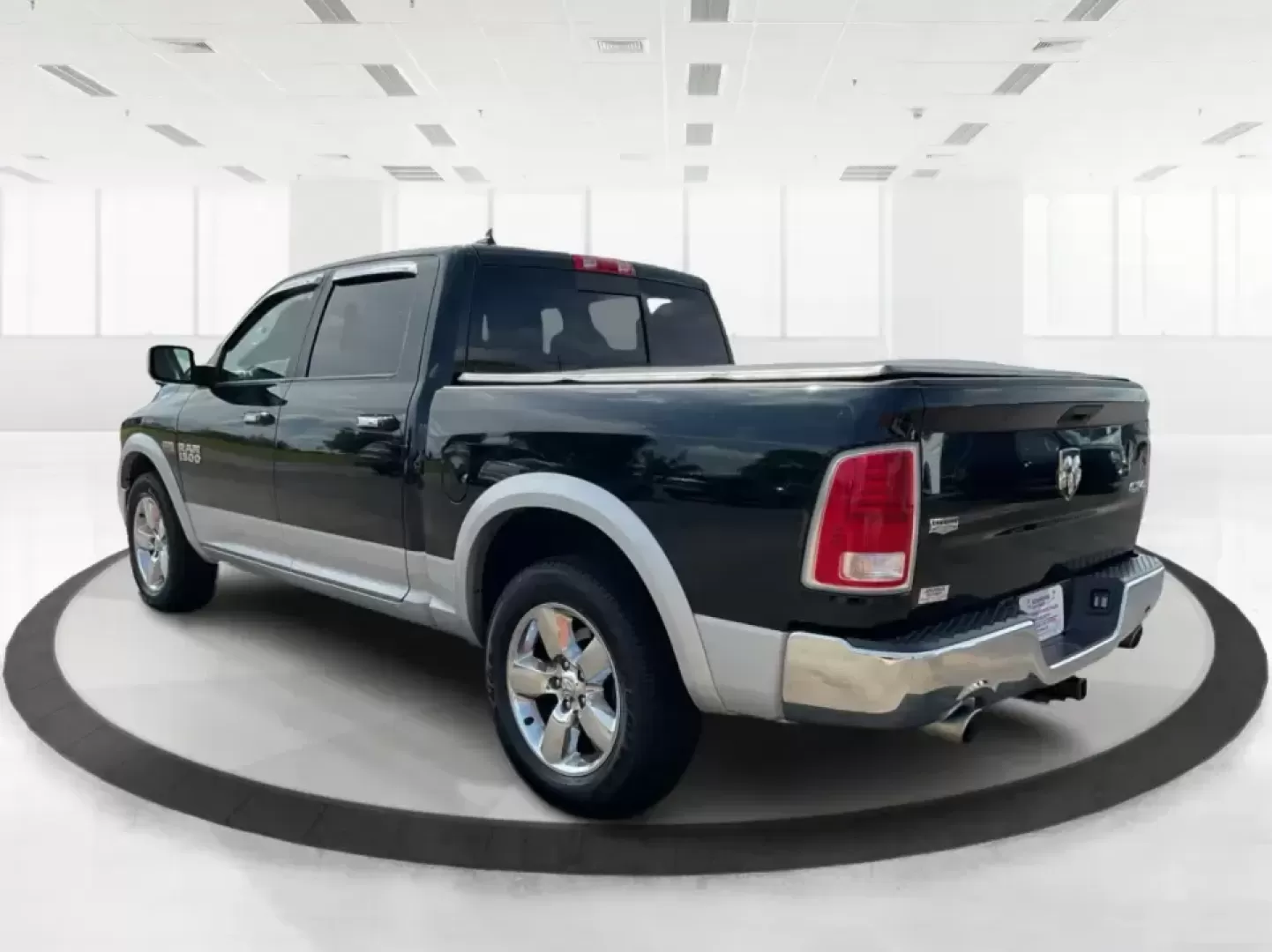 2015 Ram 1500 Laramie Crew Cab SWB 4WD (1C6RR7NT7FS) with an 5.7L V8 OHV 16V engine, 8-Speed Automatic transmission, located at 1184 Kauffman Ave, Fairborn, OH, 45324, (937) 908-9800, 39.807072, -84.030914 - **Unlock Your Weekend Adventures with the 2015 Ram 1500 Laramie Crew Cab 4WD at Jamestown Auto Sales!**<br /> <br /> Are you ready to elevate your lifestyle with a vehicle that combines power, comfort, and versatility? Look no further than this 2015 Ram 1500 Laramie Crew Cab SWB, the ultimate truck - Photo#4