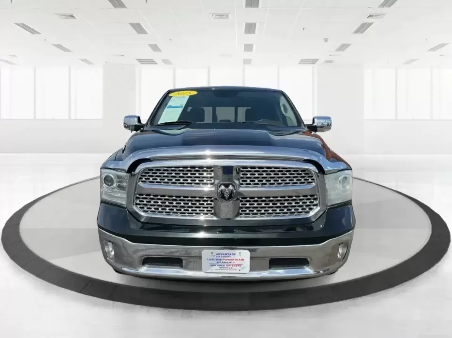 2015 Ram 1500 Laramie Crew Cab SWB 4WD (1C6RR7NT7FS) with an 5.7L V8 OHV 16V engine, 8-Speed Automatic transmission, located at 1184 Kauffman Ave, Fairborn, OH, 45324, (937) 908-9800, 39.807072, -84.030914 - **Unlock Your Weekend Adventures with the 2015 Ram 1500 Laramie Crew Cab 4WD at Jamestown Auto Sales!**<br /> <br /> Are you ready to elevate your lifestyle with a vehicle that combines power, comfort, and versatility? Look no further than this 2015 Ram 1500 Laramie Crew Cab SWB, the ultimate truck - Photo#7