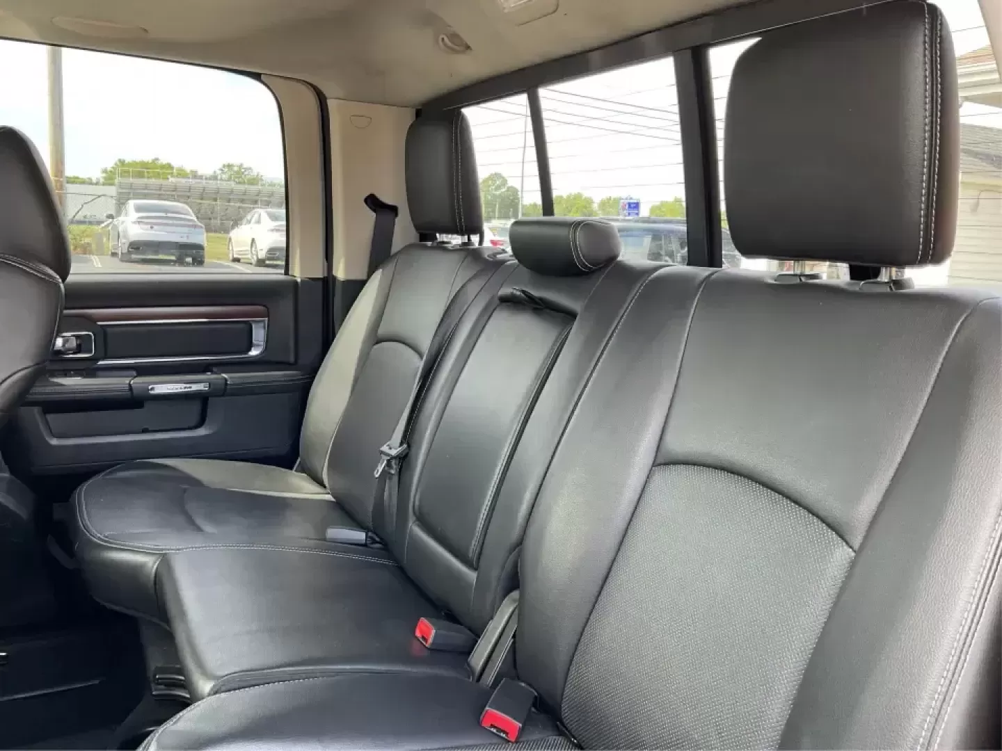 2015 Ram 1500 Laramie Crew Cab SWB 4WD (1C6RR7NT7FS) with an 5.7L V8 OHV 16V engine, 8-Speed Automatic transmission, located at 1184 Kauffman Ave, Fairborn, OH, 45324, (937) 908-9800, 39.807072, -84.030914 - **Unlock Your Weekend Adventures with the 2015 Ram 1500 Laramie Crew Cab 4WD at Jamestown Auto Sales!**<br /> <br /> Are you ready to elevate your lifestyle with a vehicle that combines power, comfort, and versatility? Look no further than this 2015 Ram 1500 Laramie Crew Cab SWB, the ultimate truck - Photo#10