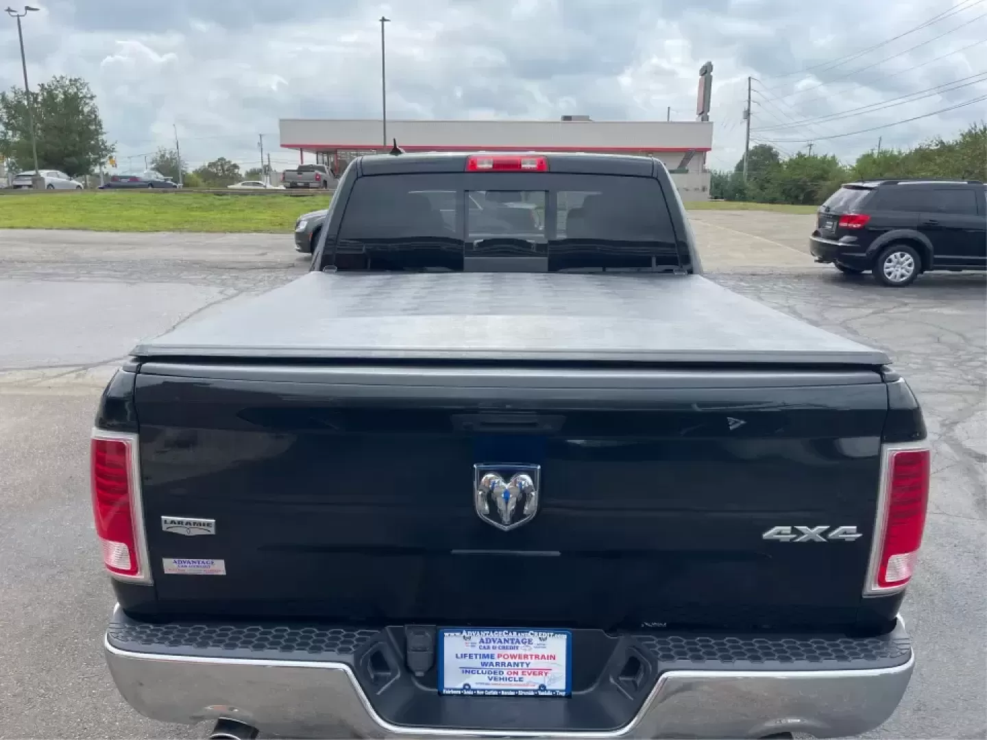 2015 Ram 1500 Laramie Crew Cab SWB 4WD (1C6RR7NT7FS) with an 5.7L V8 OHV 16V engine, 8-Speed Automatic transmission, located at 1184 Kauffman Ave, Fairborn, OH, 45324, (937) 908-9800, 39.807072, -84.030914 - **Unlock Your Weekend Adventures with the 2015 Ram 1500 Laramie Crew Cab 4WD at Jamestown Auto Sales!**<br /> <br /> Are you ready to elevate your lifestyle with a vehicle that combines power, comfort, and versatility? Look no further than this 2015 Ram 1500 Laramie Crew Cab SWB, the ultimate truck - Photo#12